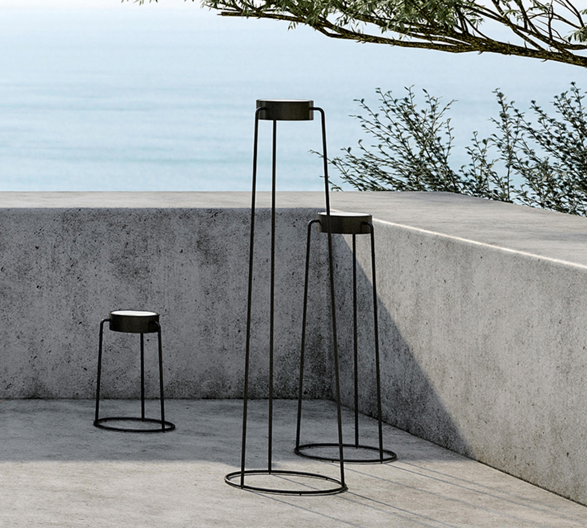 Moon Solar Stehleuchte Maxi Aluminium Anthrazit Ø 34cm