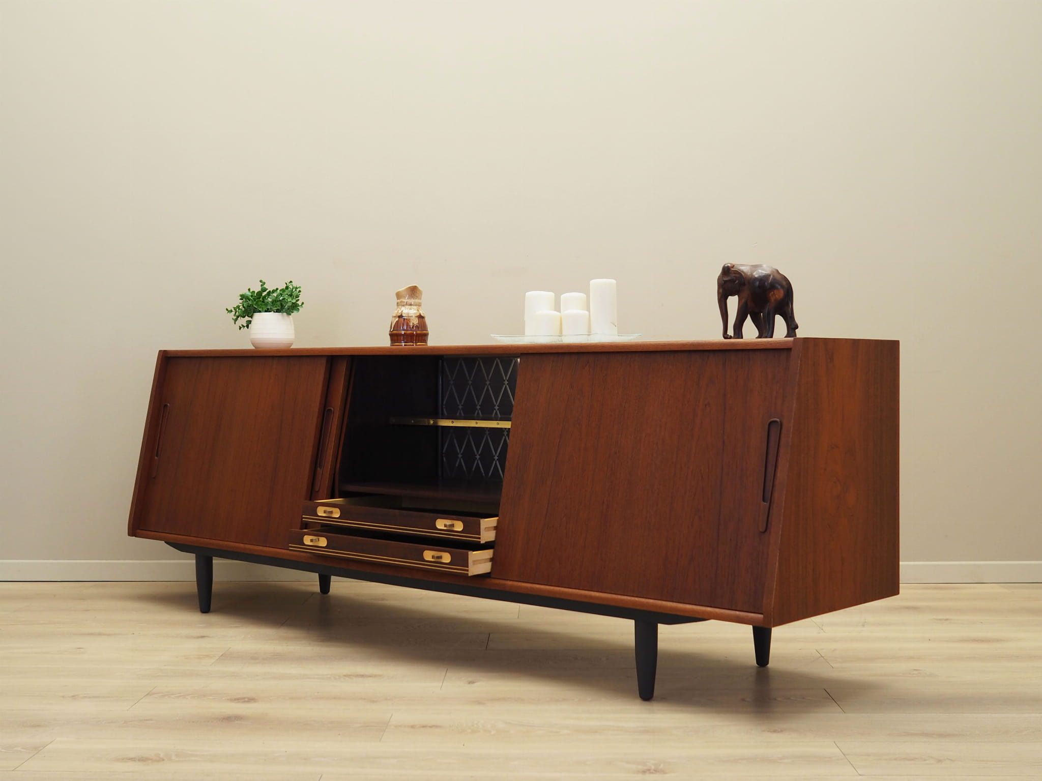 Sideboard Teakholz Braun 1970er Jahre 