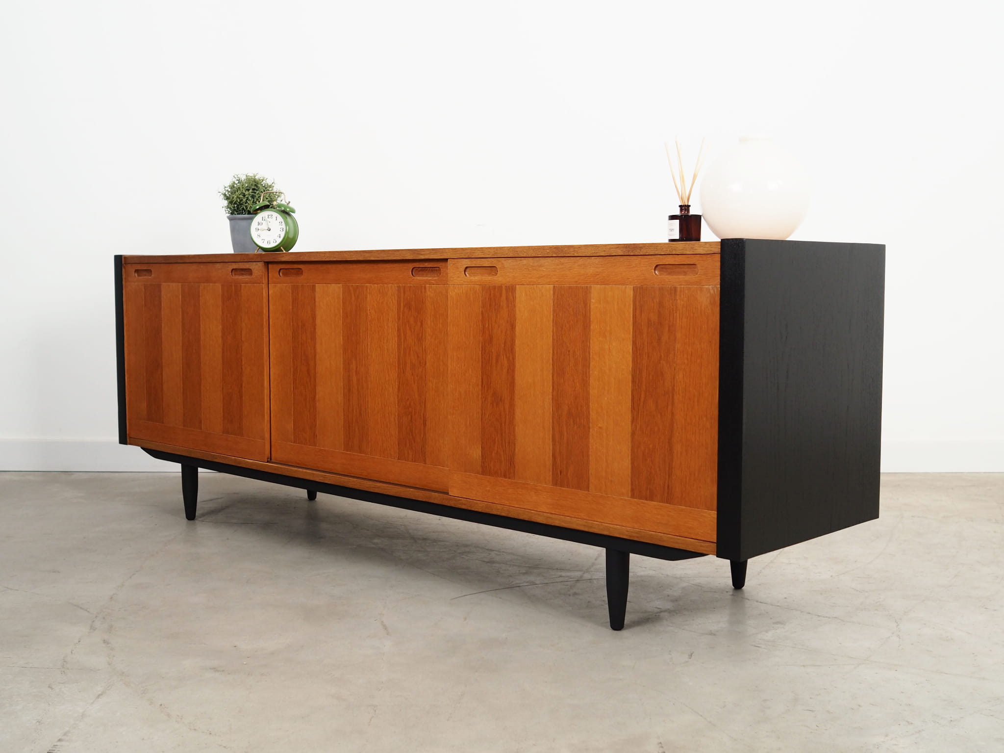 Vintage Sideboard Eschenholz Braun 1970er Jahre