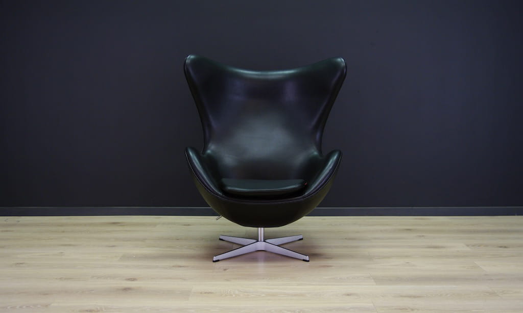 Egg Chair Arne Jacobsen Leather Black