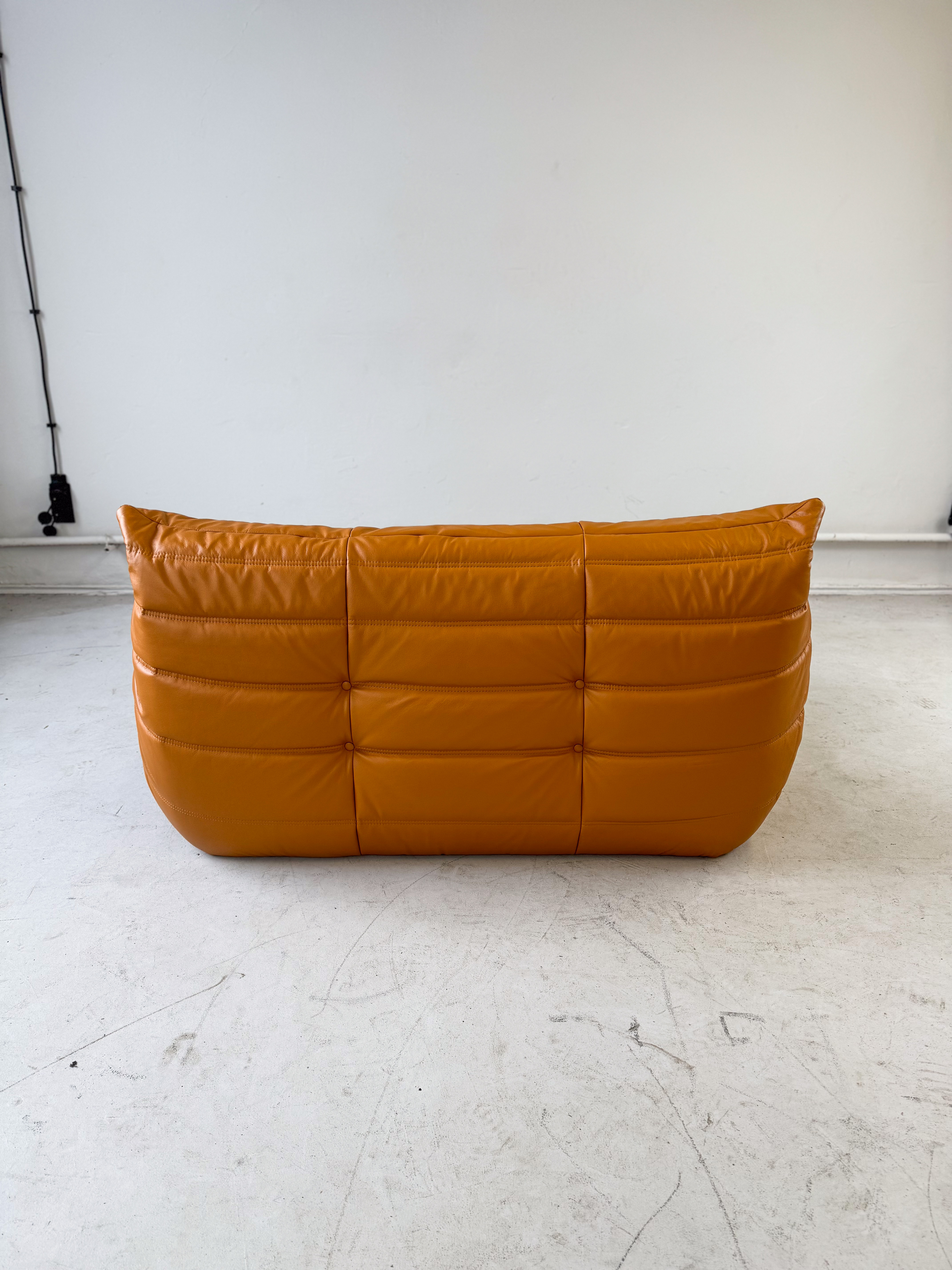 Togo Sofa 2-Sitzer Hochglanzleder Cognac Hell