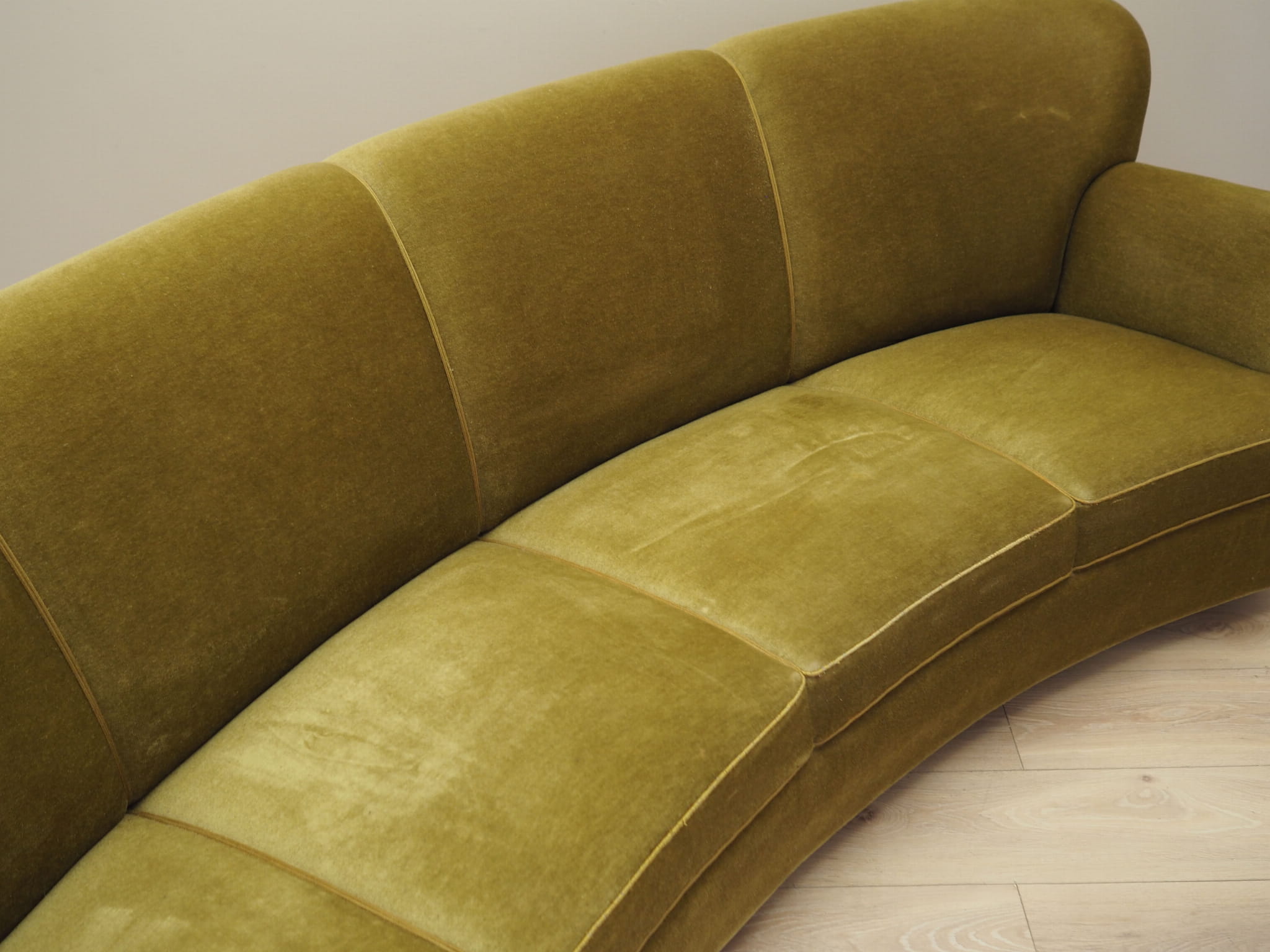 4-Sitzer Sofa Velours Grün 1960er Jahre