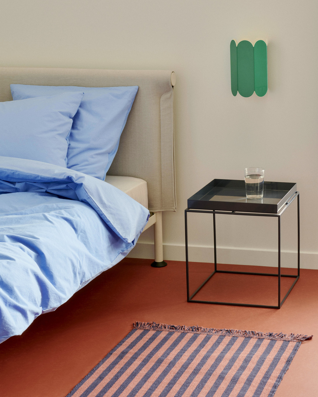 Tray Table Beistelltisch M Blau