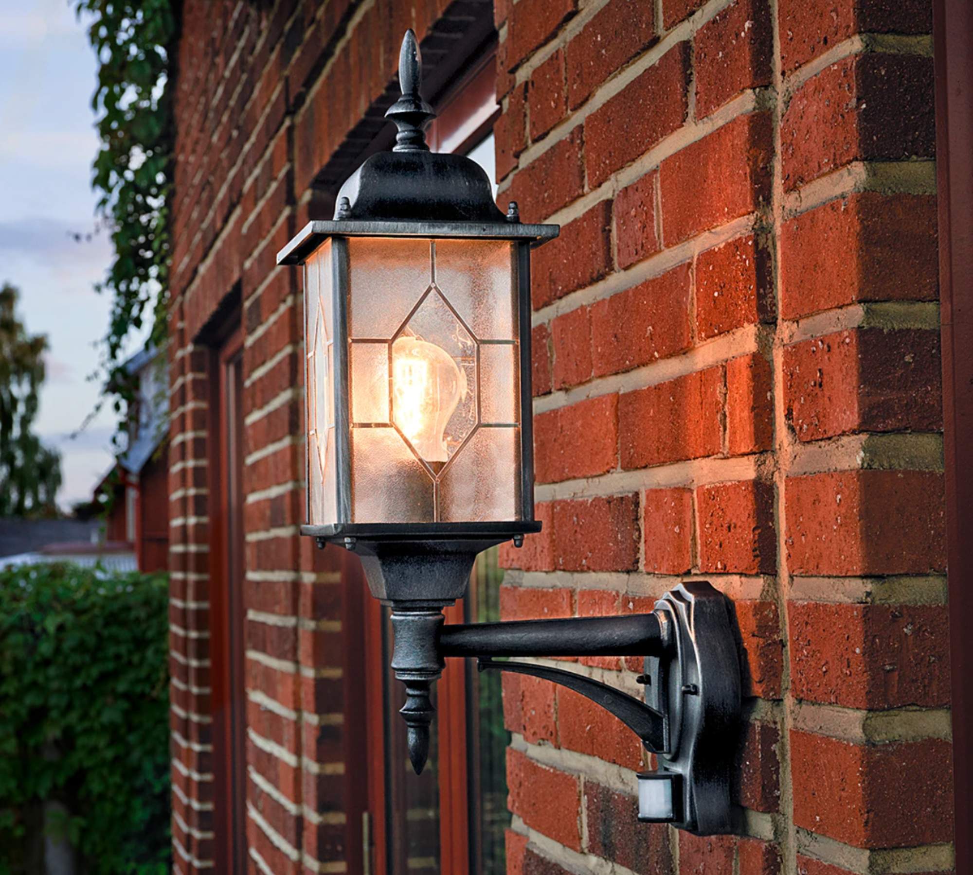 Wandleuchte mit Bewegungsmelder Alumnium Glas Schwarz