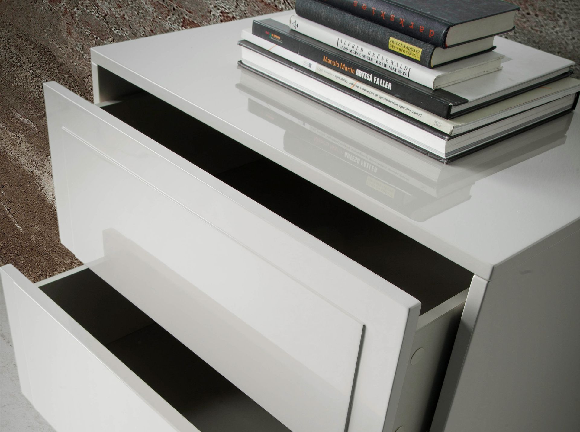 Chiffonier mit 4 Schubladen Walnussfurnier Creme