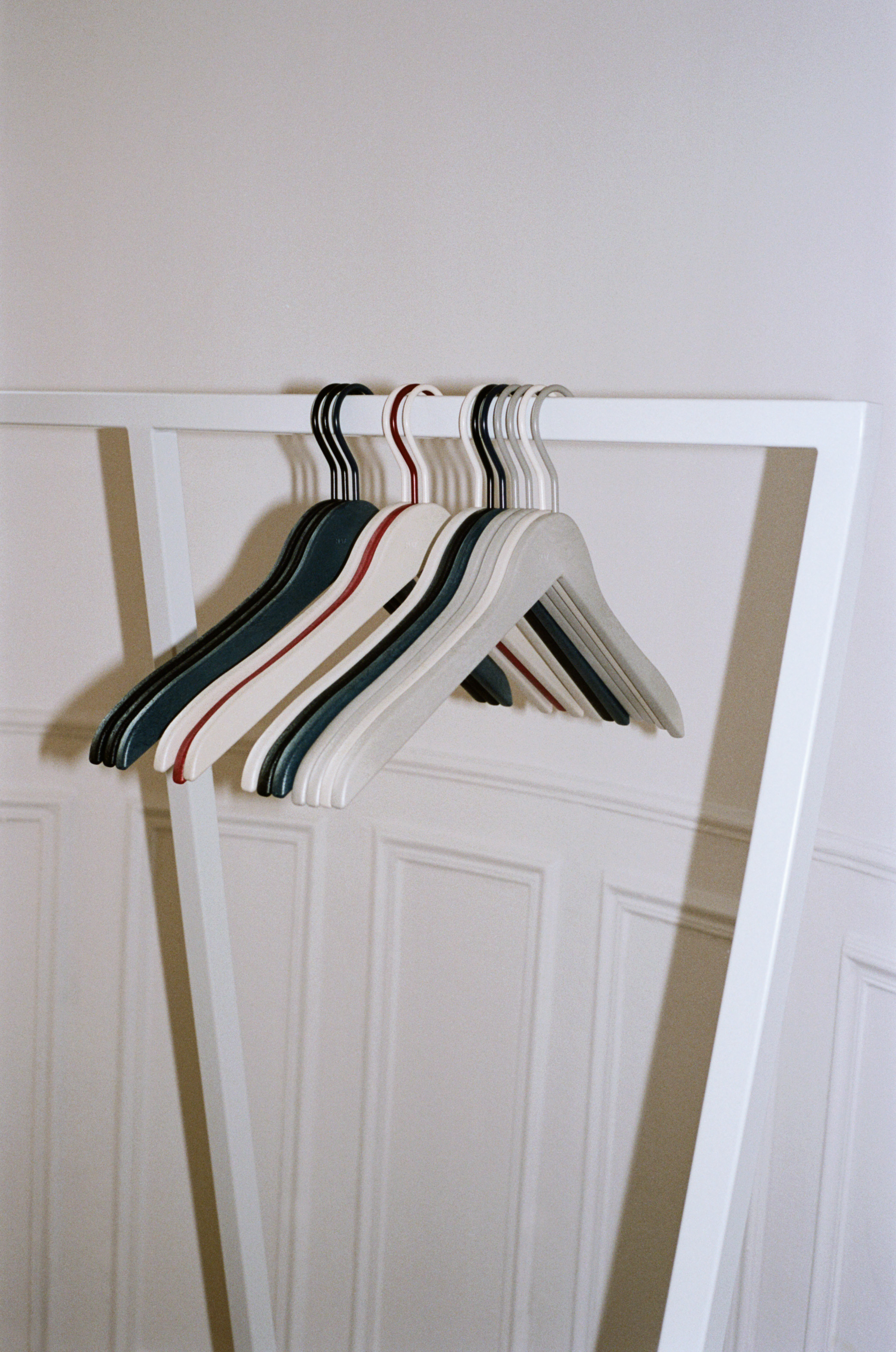 Loop Stand Wardrobe Weiß