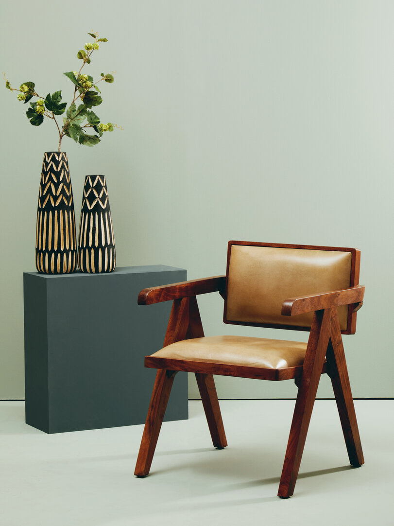 Arlo Kleine gravierte Holzvase
