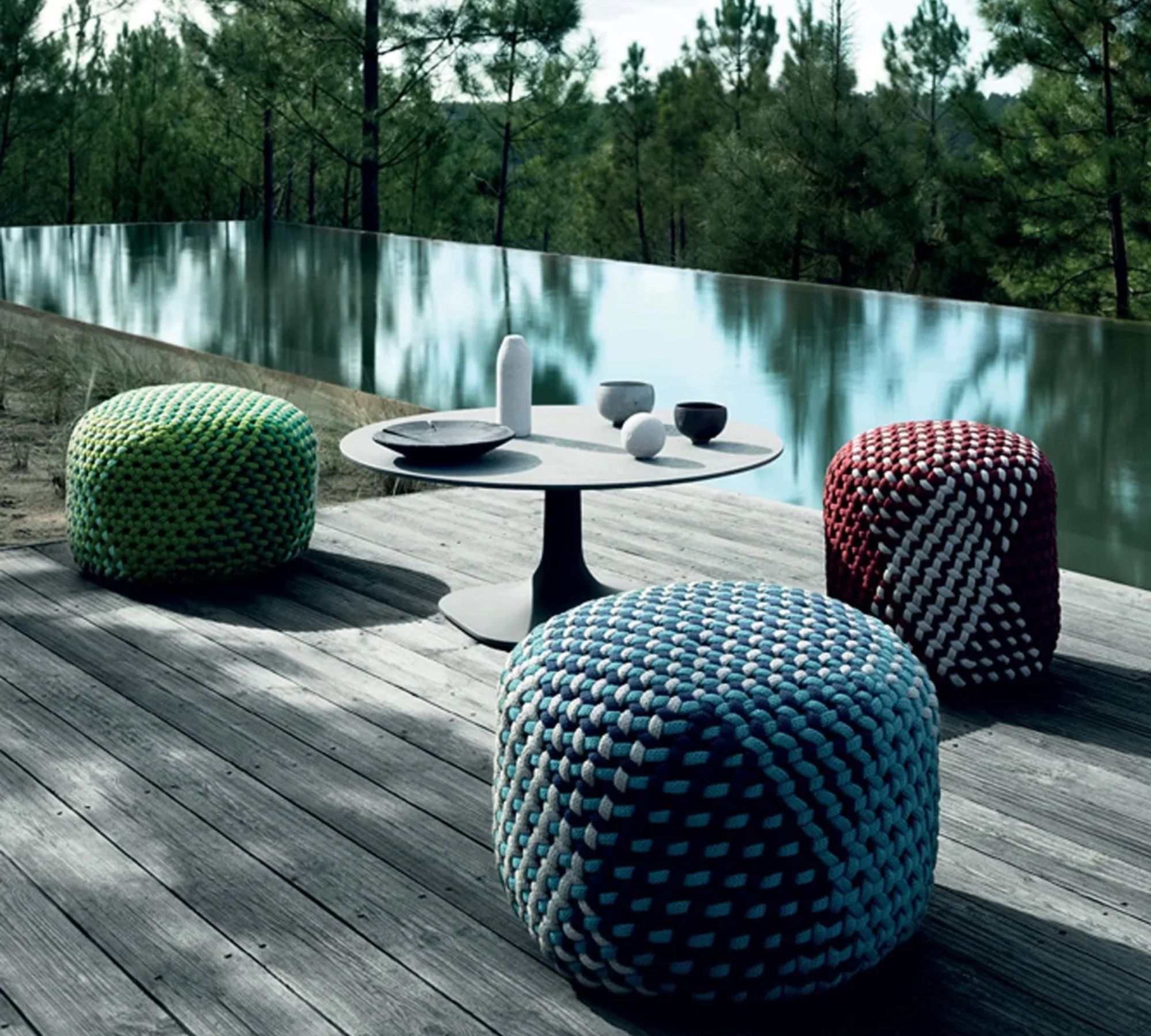 Tramae Outdoor Ottoman Blau