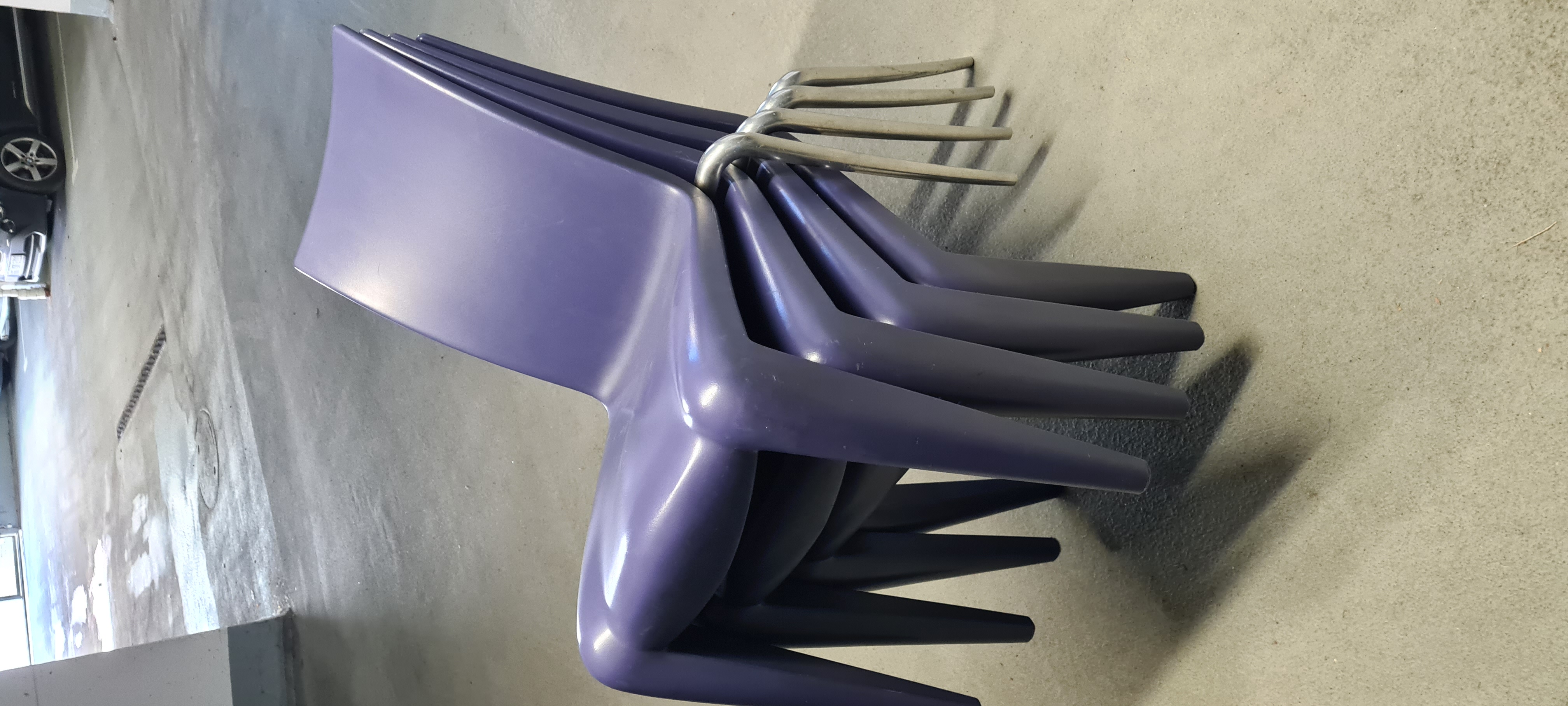 4x Louis 20 Stuhl by Philipp Starck Kunststoff Violett