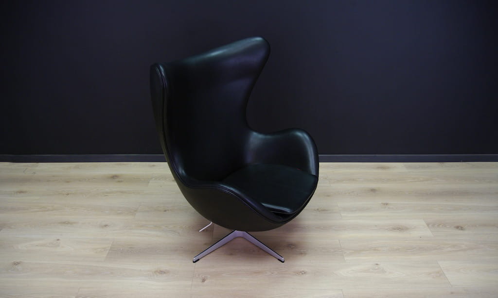 Egg Chair Arne Jacobsen Leather Black