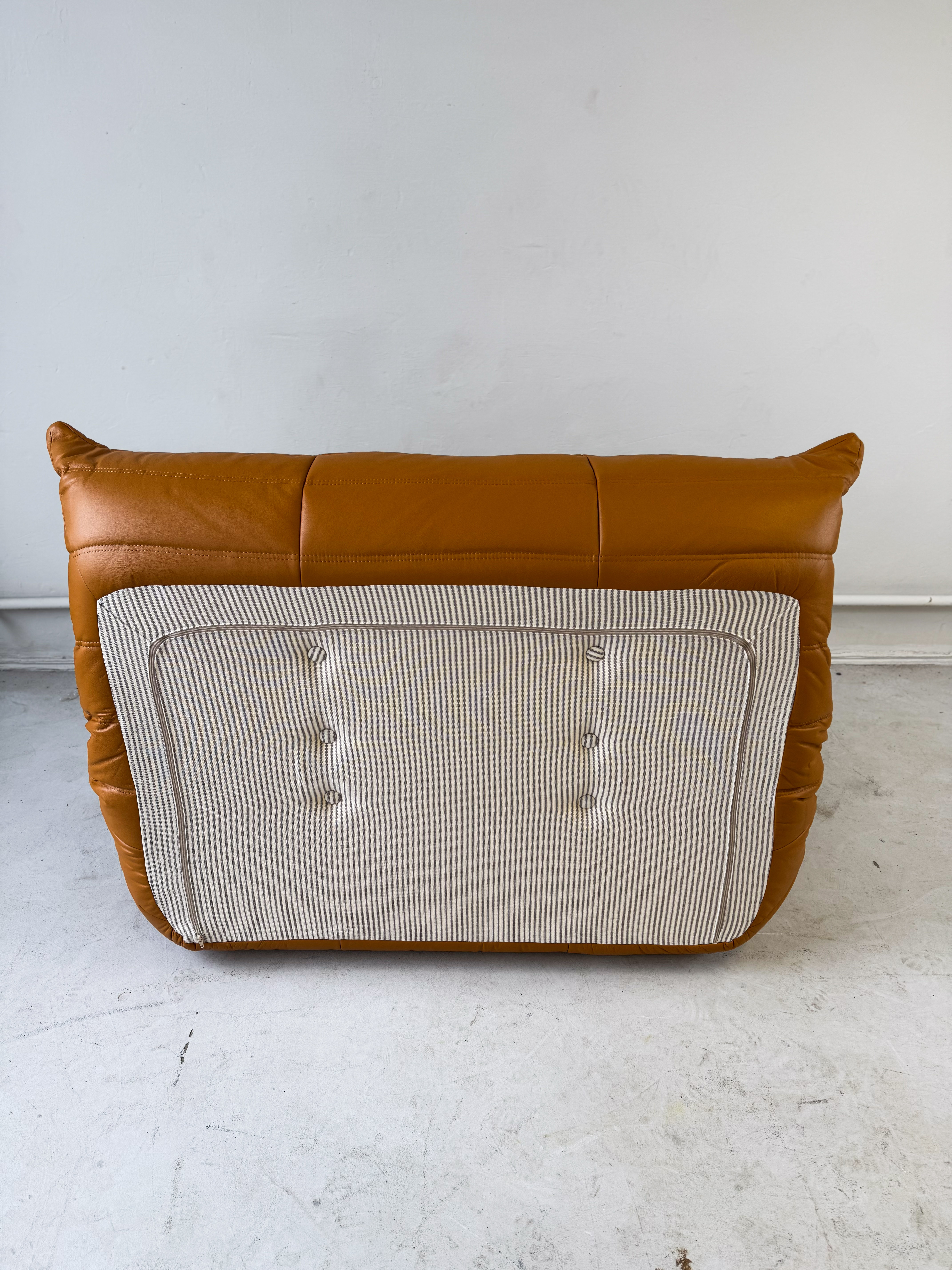 Togo Sofa 2-Sitzer Hochglanzleder Cognac Hell