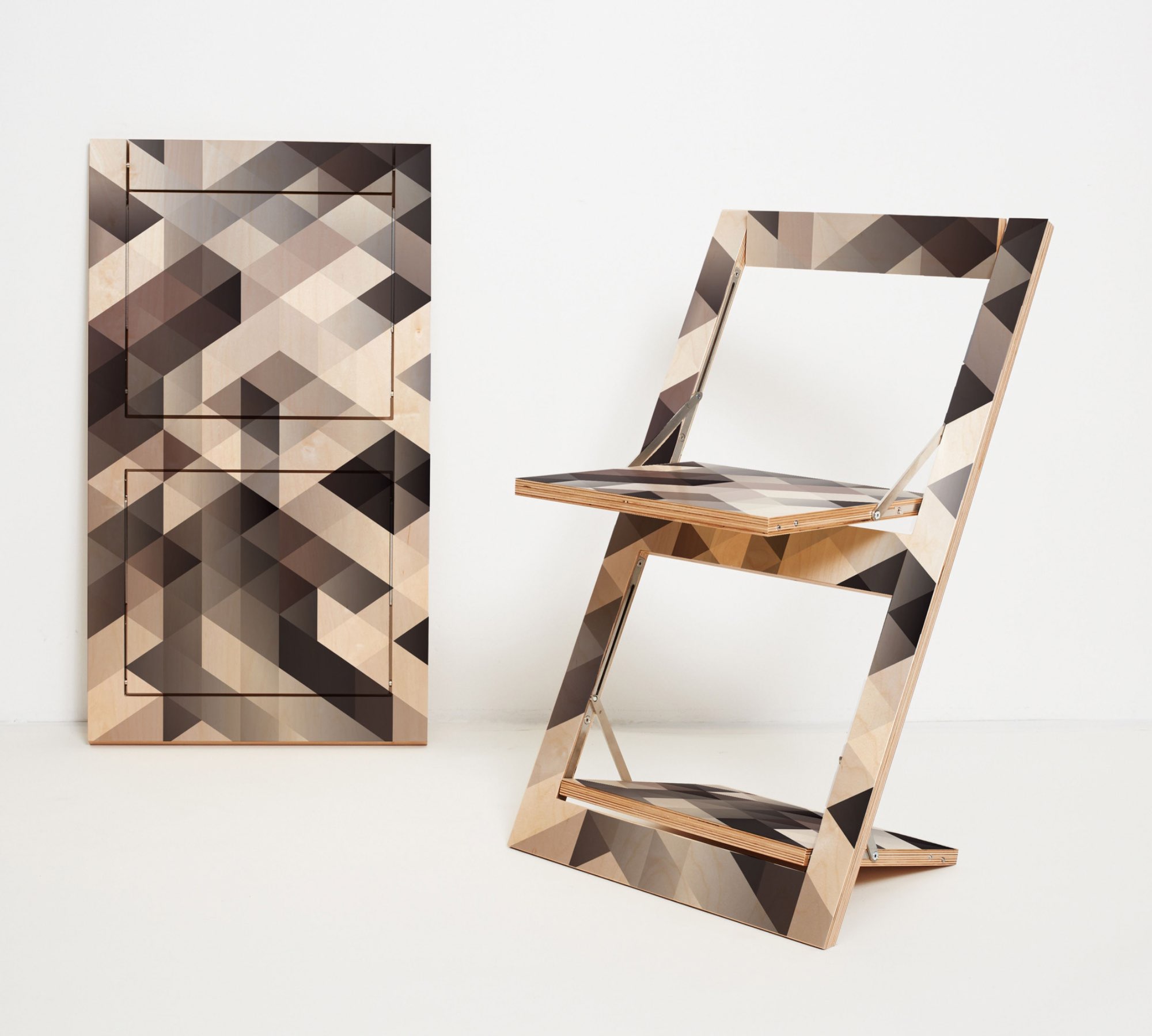 Fläpps Klappstuhl Criss Cross Grau auf Natur