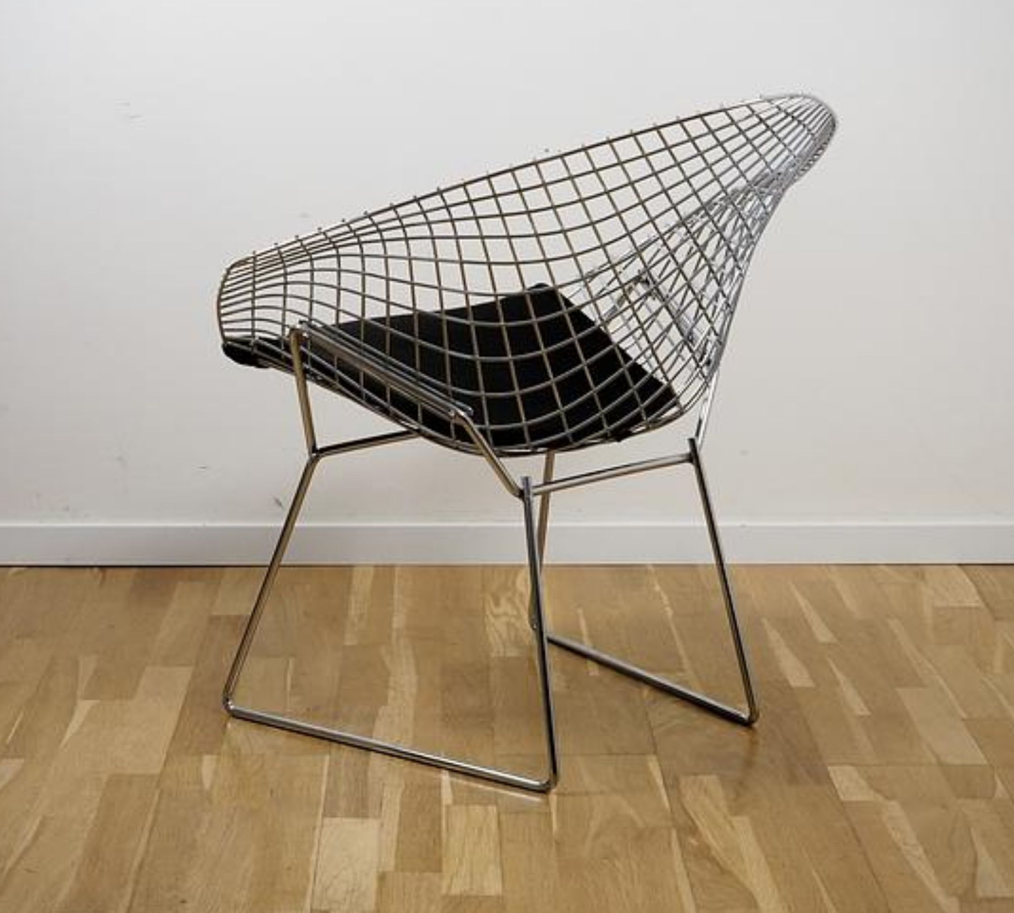 Bertoia Diamond Chair Silver with black cushion