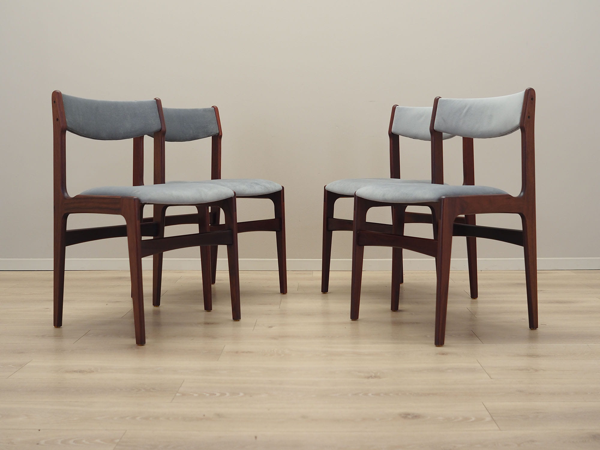 4x Vintage Chairs Mahogany Wood Velvet Grey 1970s
