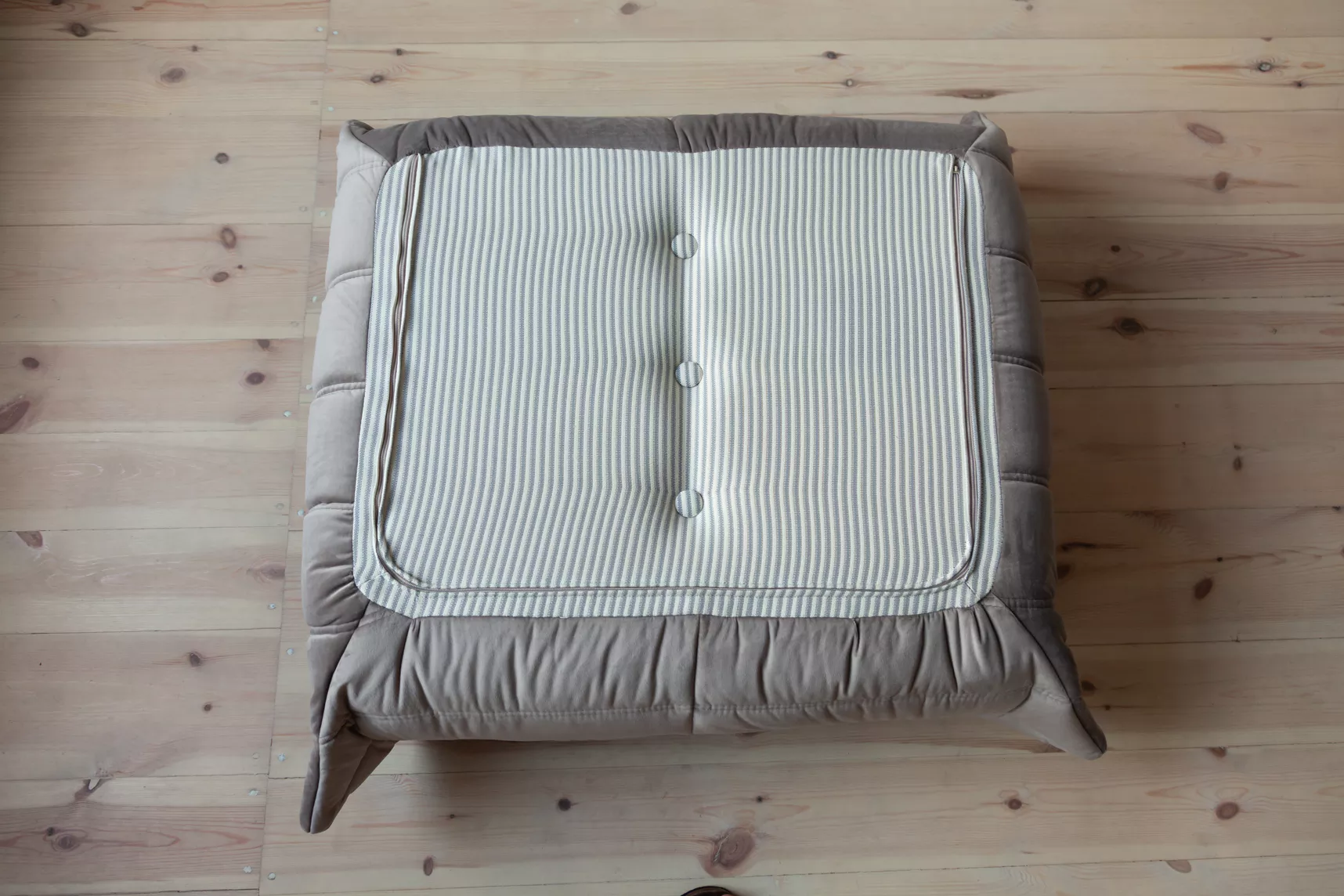 Togo Sessel und Ottoman Set Samt Warmgrau