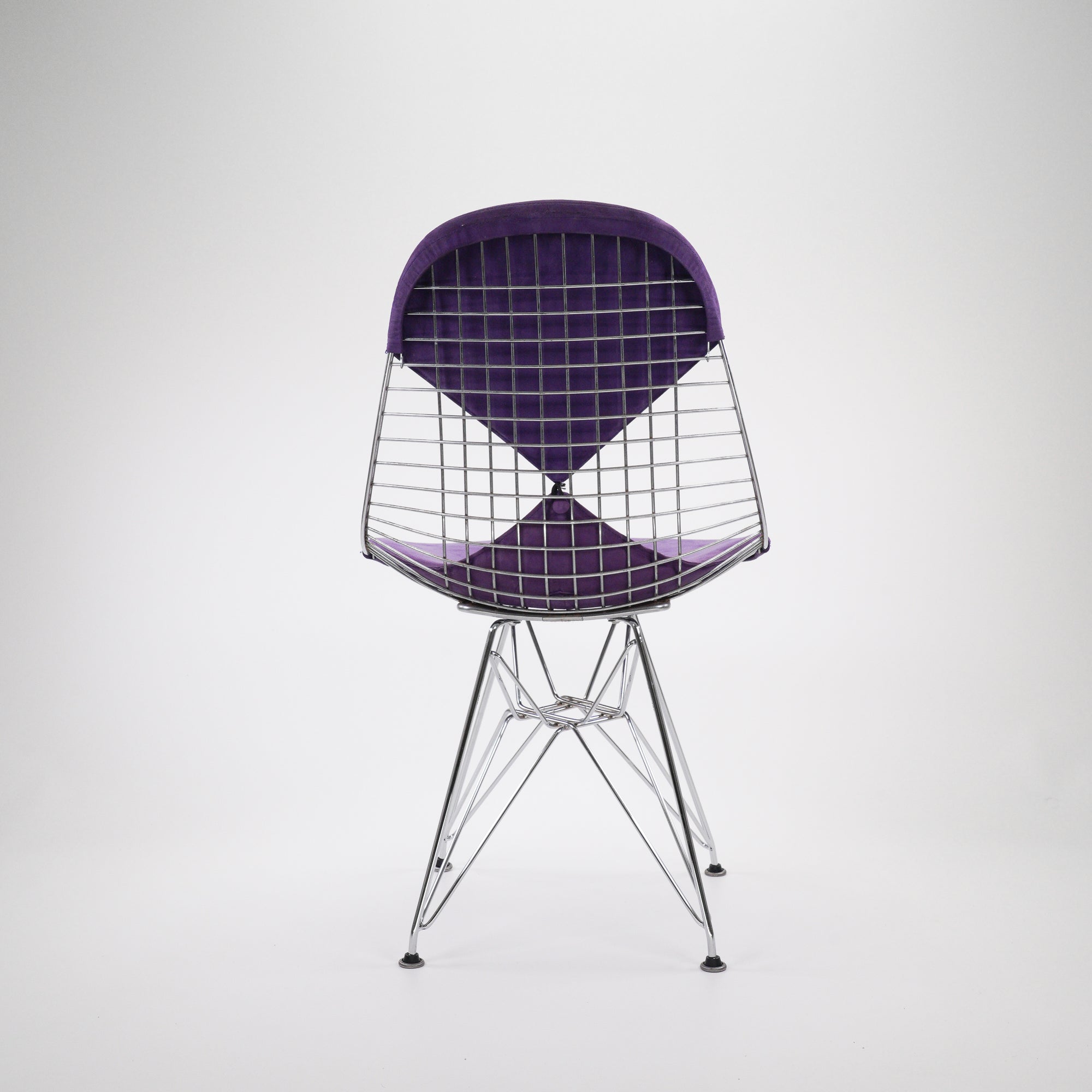 Vitra Wire Chair mit Polster Wildleder Lila