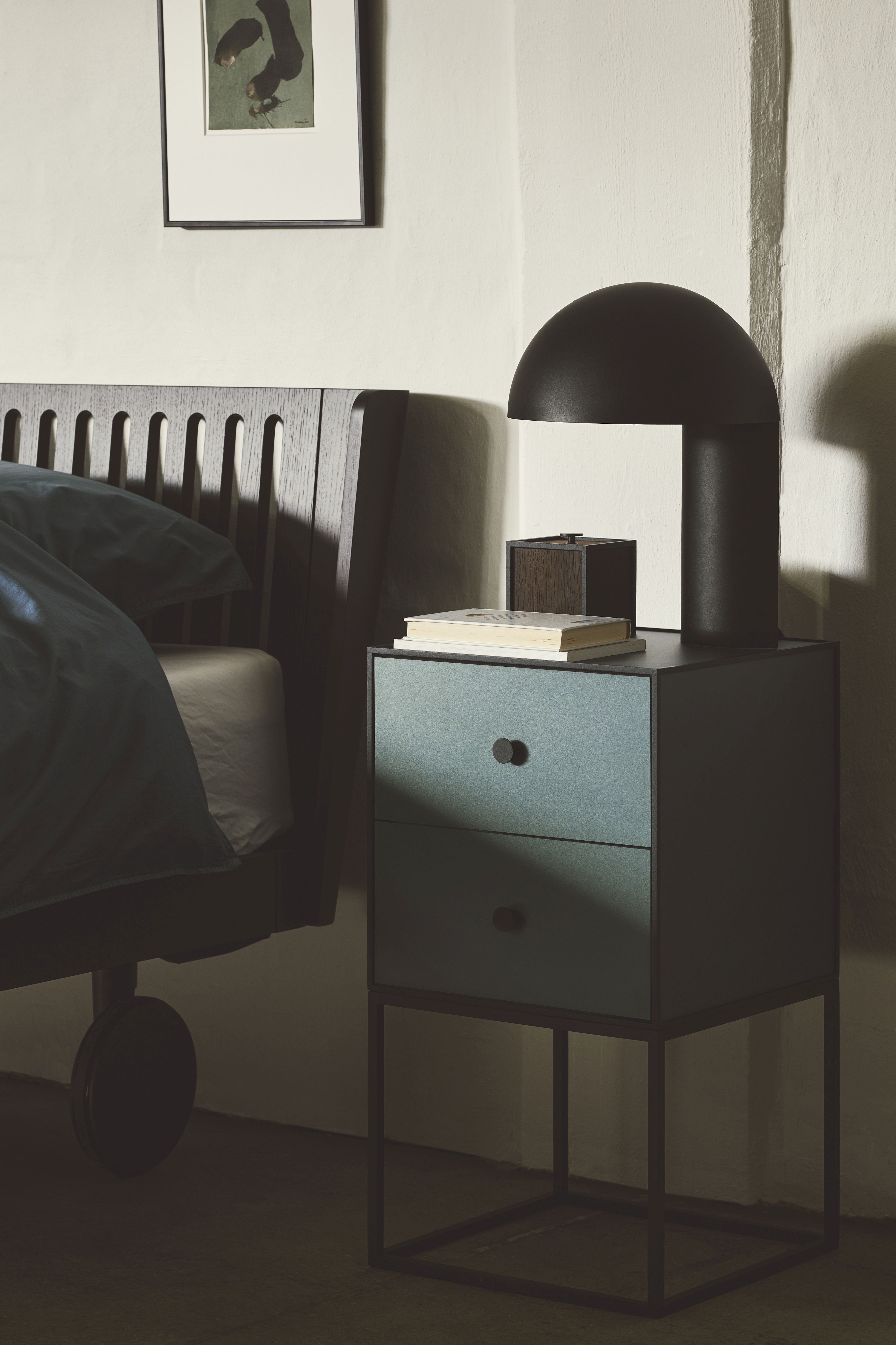 Frame 35 Beistelltisch 2 Schubladen Blau