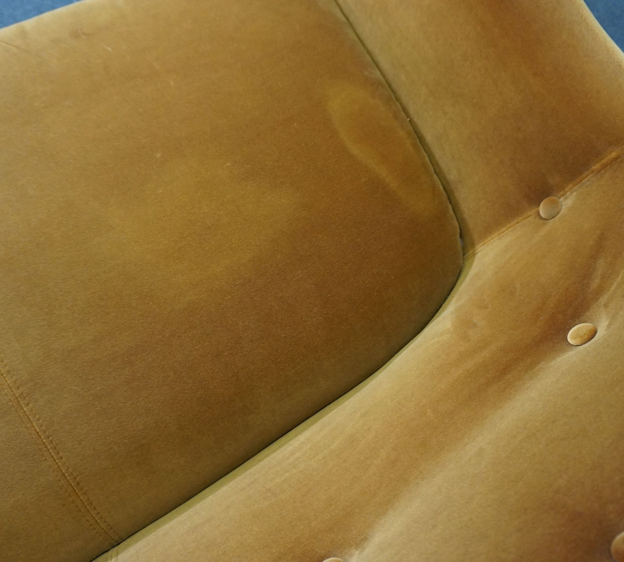 Herman Sofa 2-Sitzer Velour Matt Amber