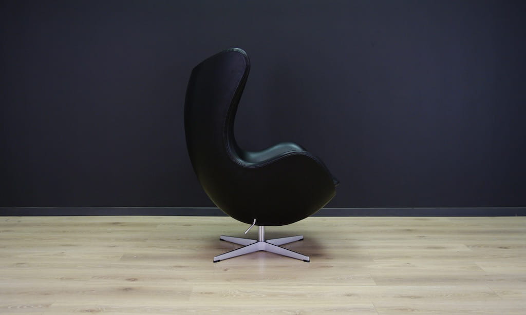 Egg Chair Arne Jacobsen Leather Black