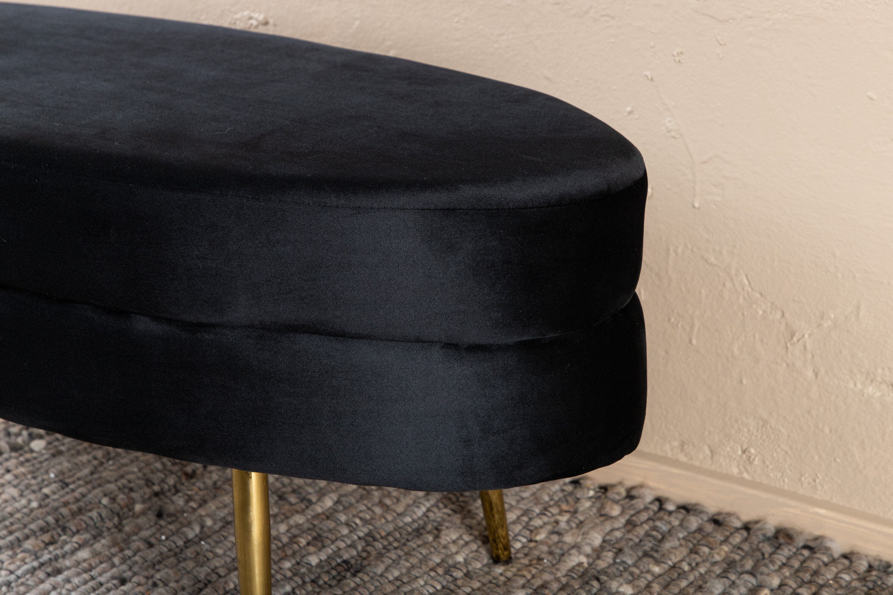 Otto Pouf Brass Velvet Black