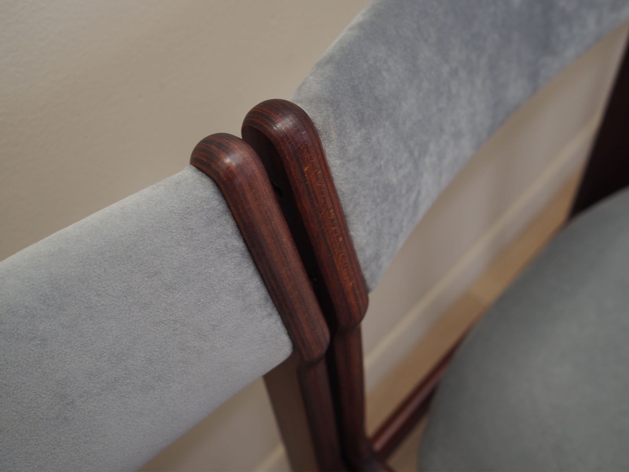 4x Vintage Chairs Mahogany Wood Velvet Grey 1970s