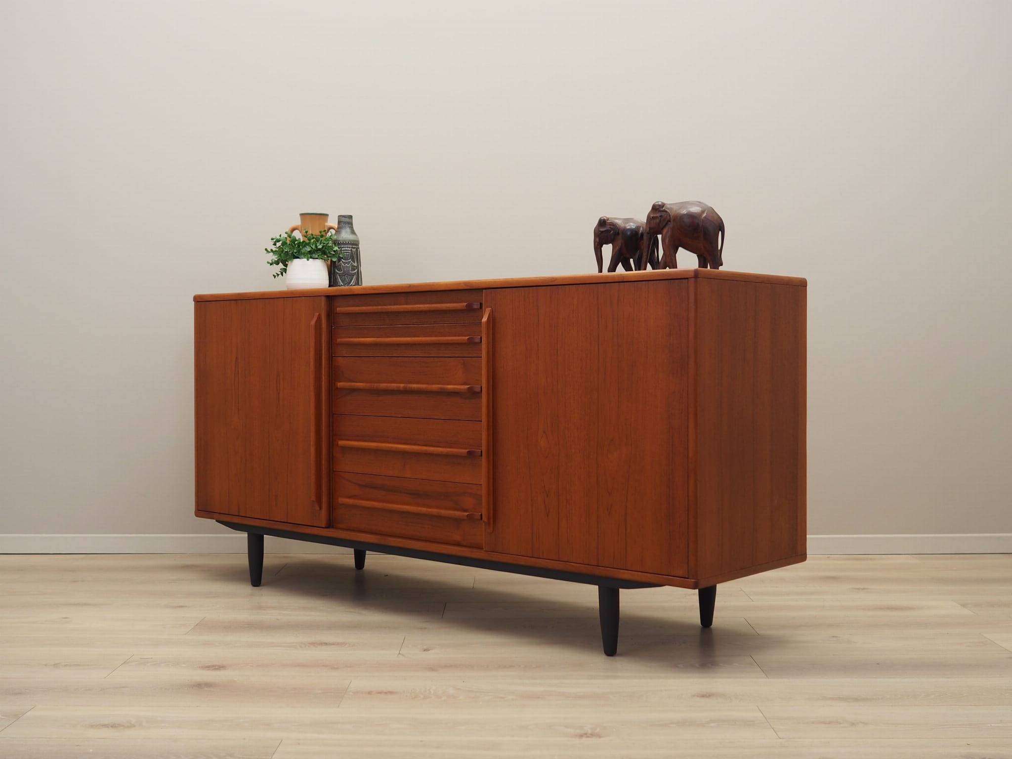 Vintage Sideboard Teakholz Braun 1970er Jahre