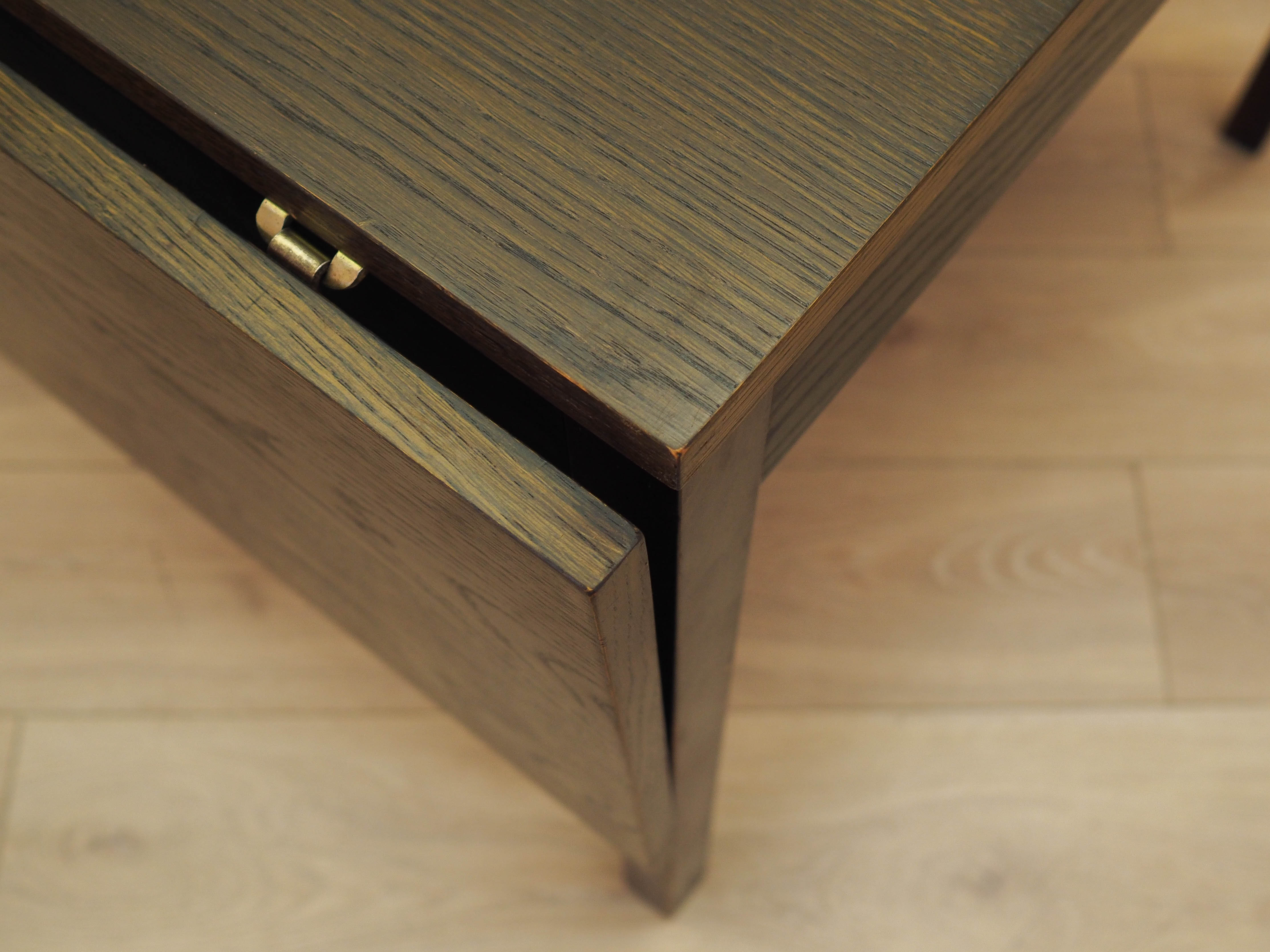 Extendable oak table 253.5x86 cm