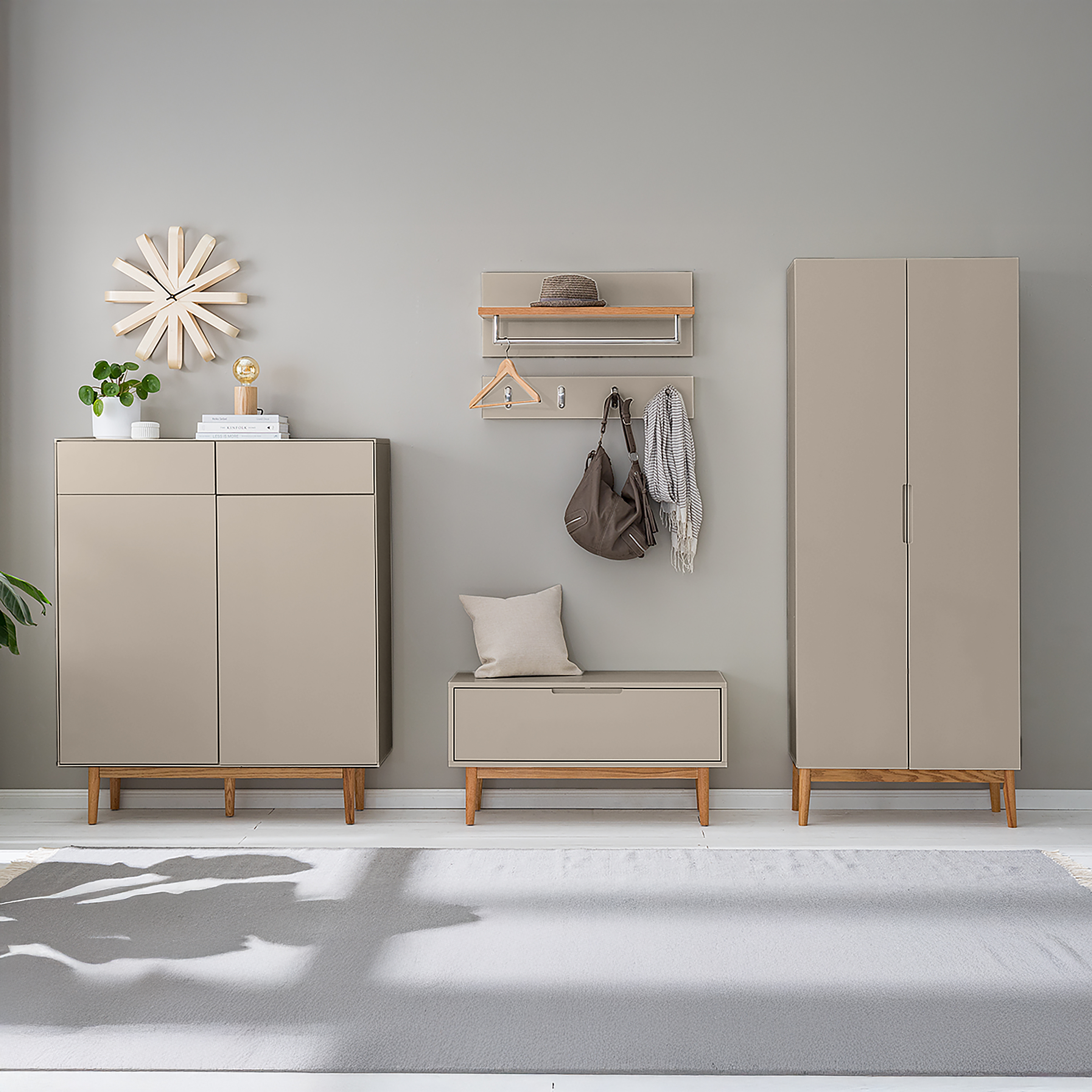 LINDHOLM Wandgarderobe Technisches Holz Taupe