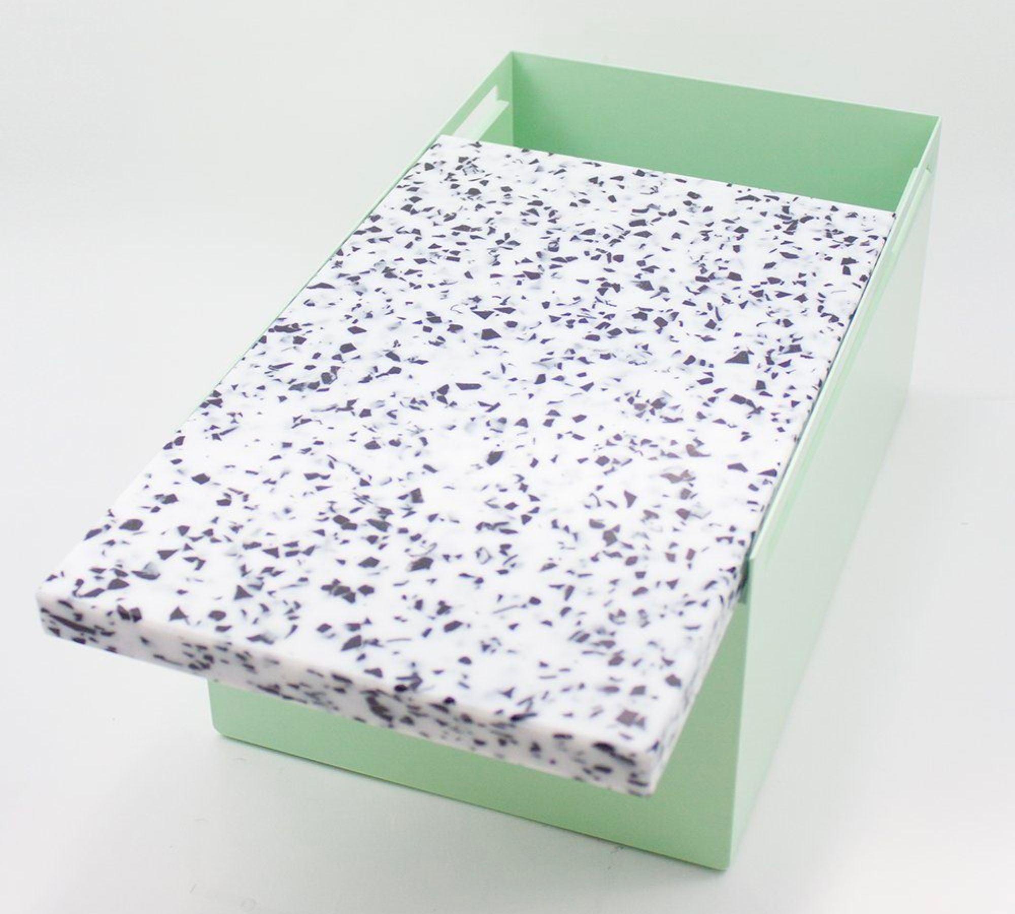 Brotbox Metall Weiß