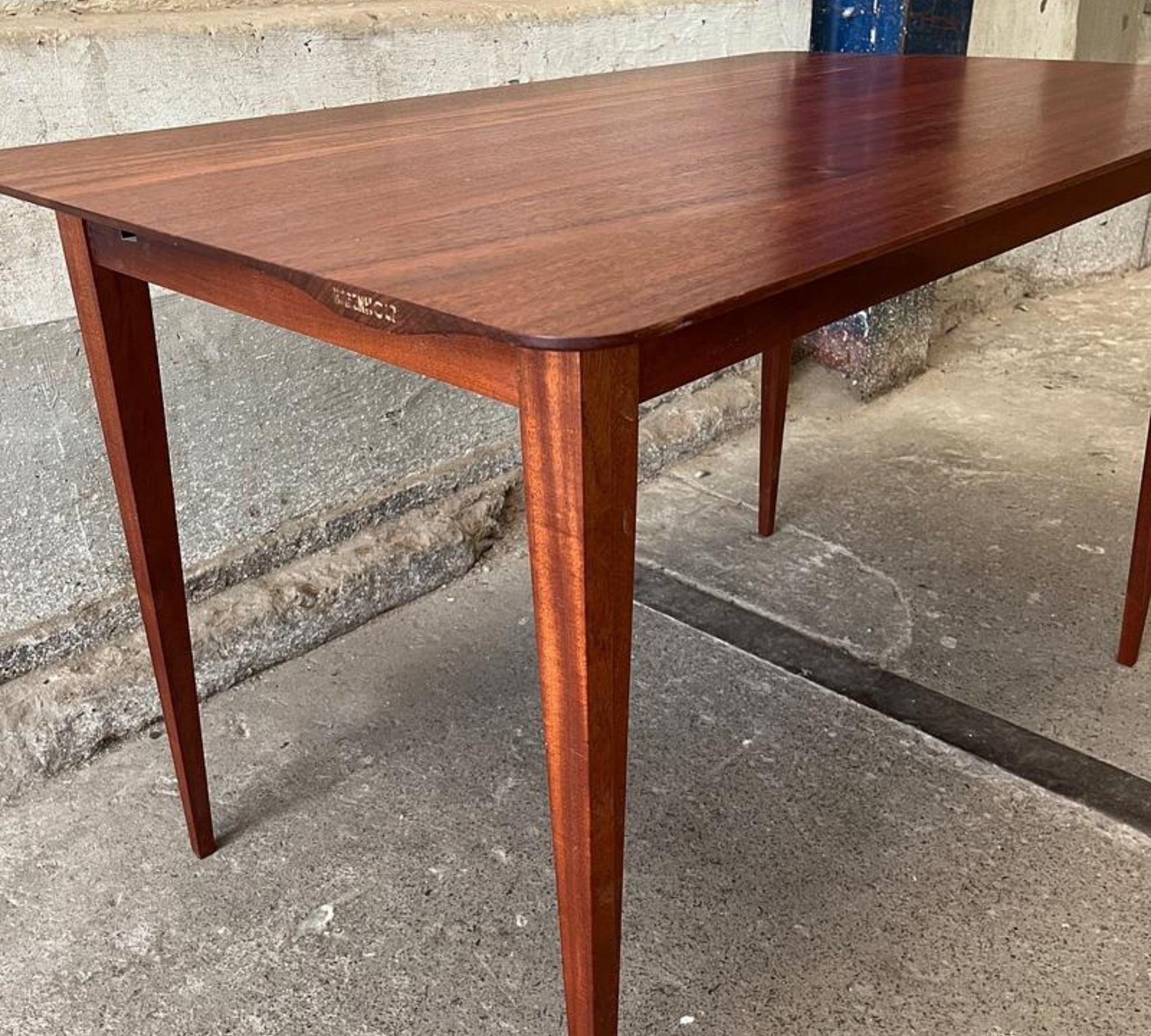 Beluga Table Solid Wood Brown