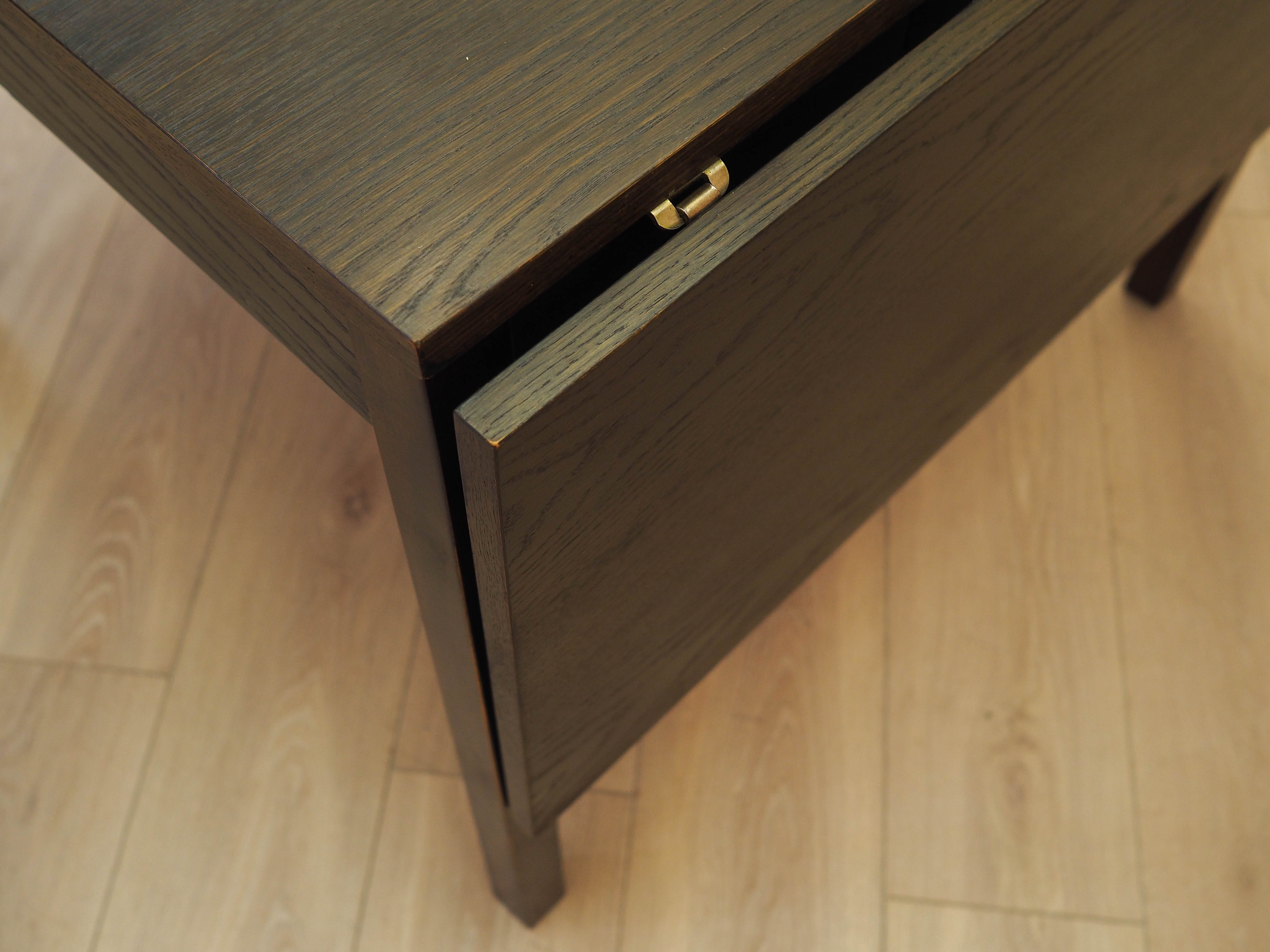 Extendable oak table 253.5x86 cm