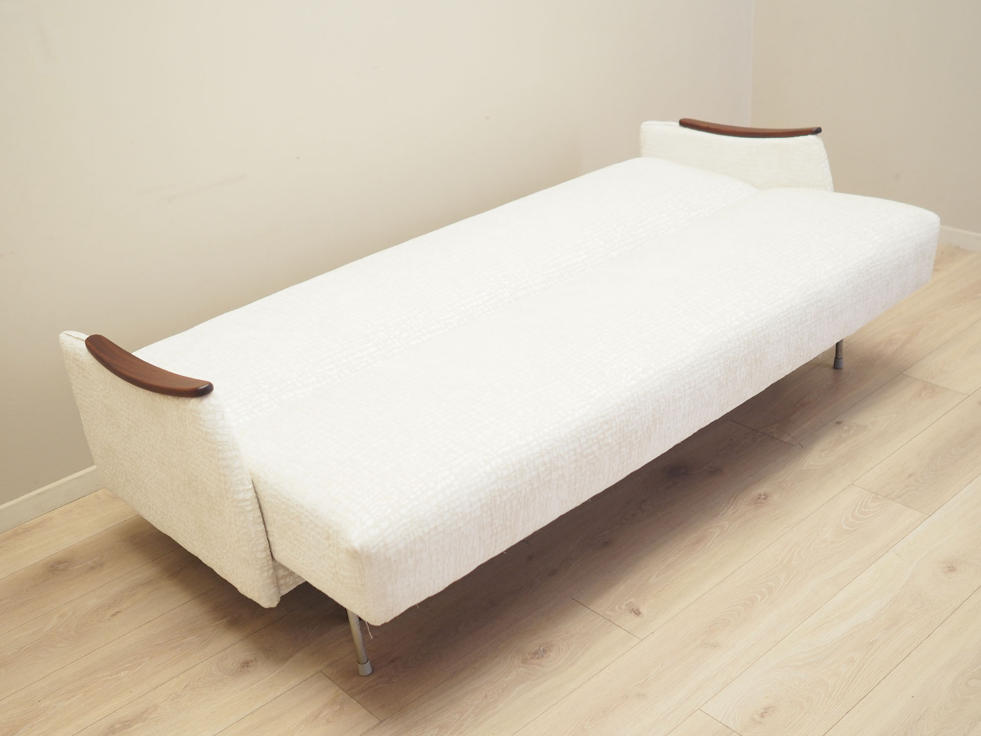 Sleeper sofa White 1970s