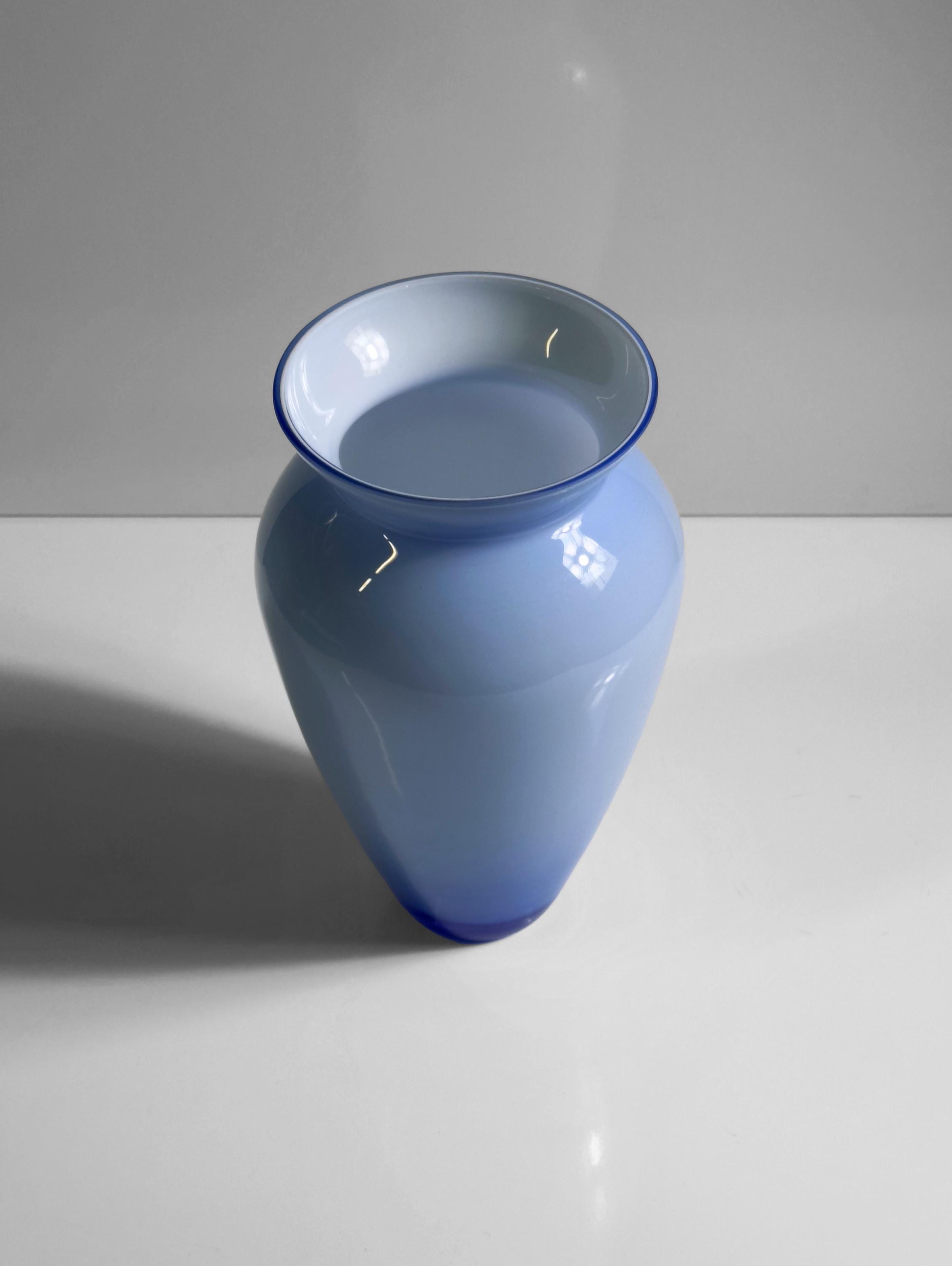 Vaso Vintage Vetro Lattimo Opalina Filigrana Blu anni '70