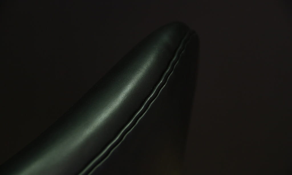 Egg Chair Arne Jacobsen Leather Black