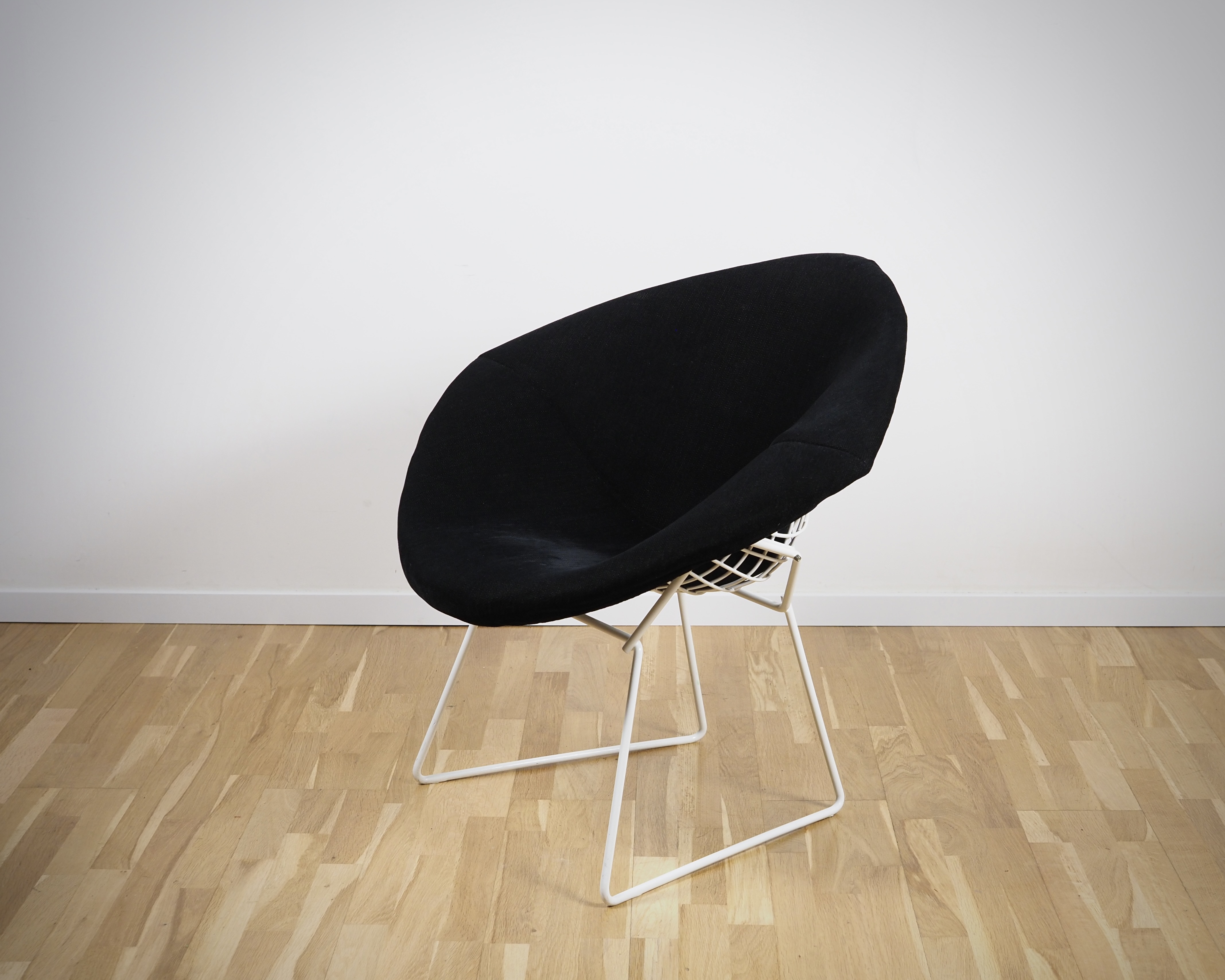 Bertoia Diamond Chair Stahl in Vollpolster