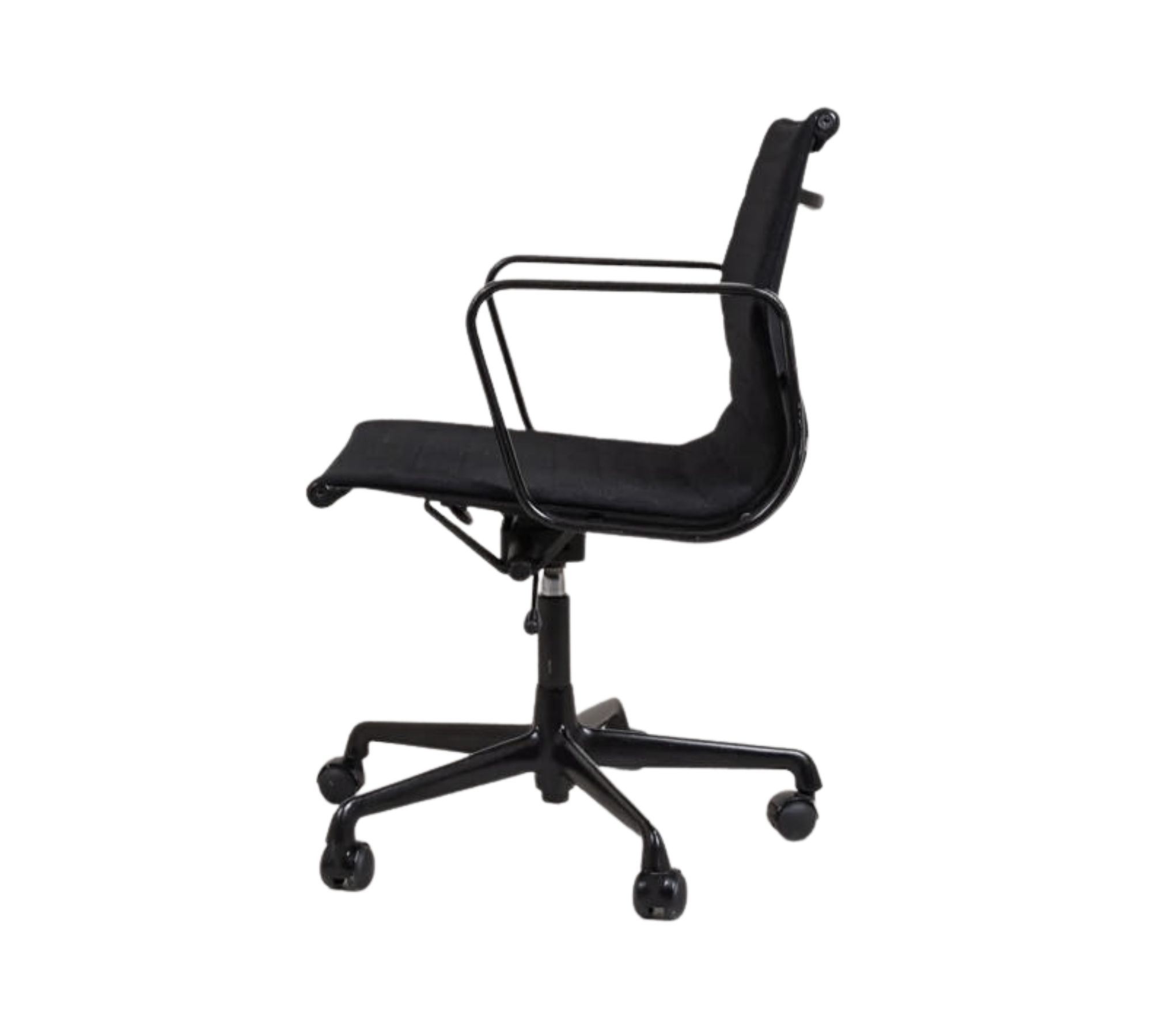 Eames EA 117 Aluminium Chair Schwarz