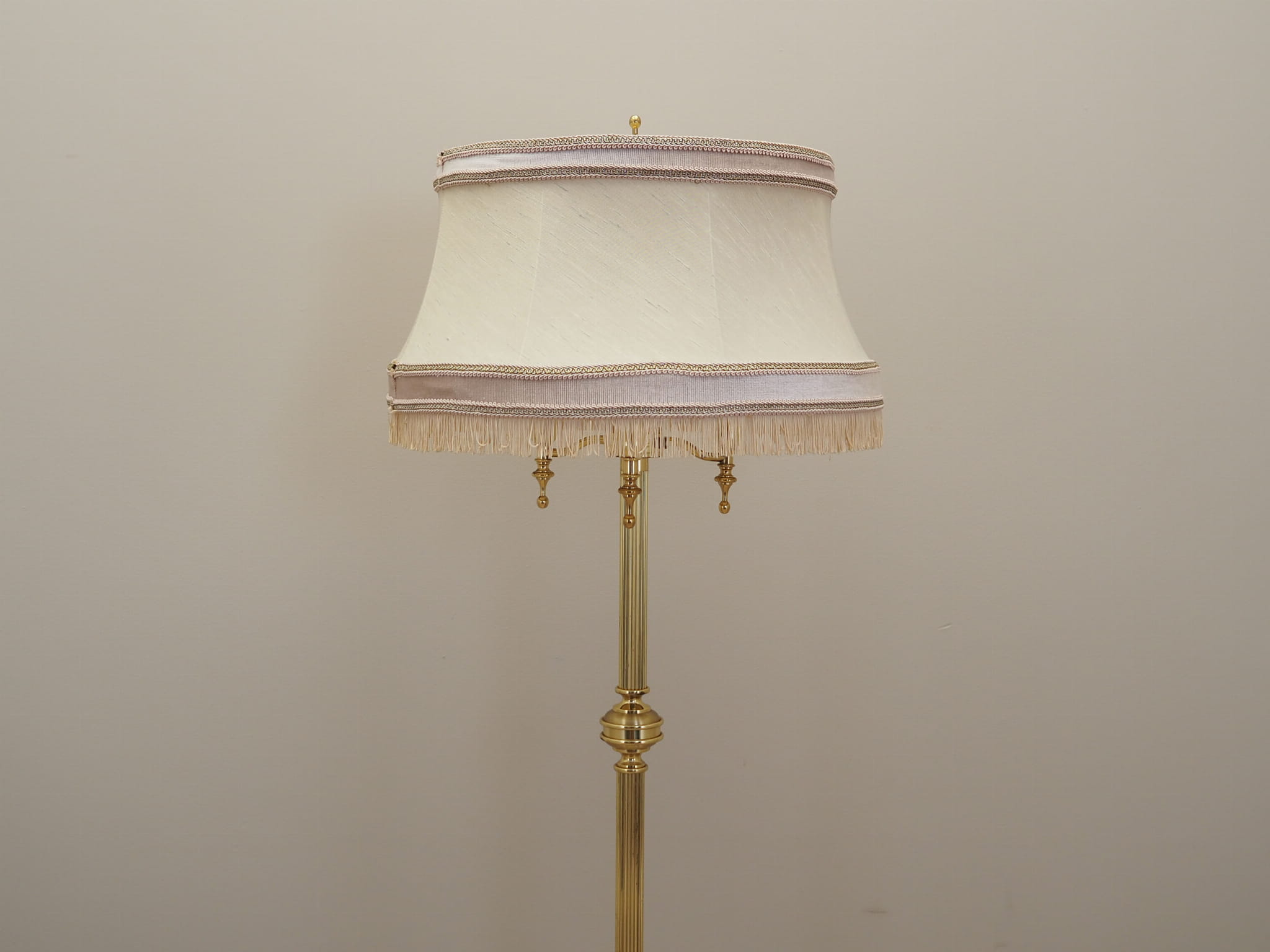 Vintage Stehlampe Metall Textil Gold 1970er Jahre 