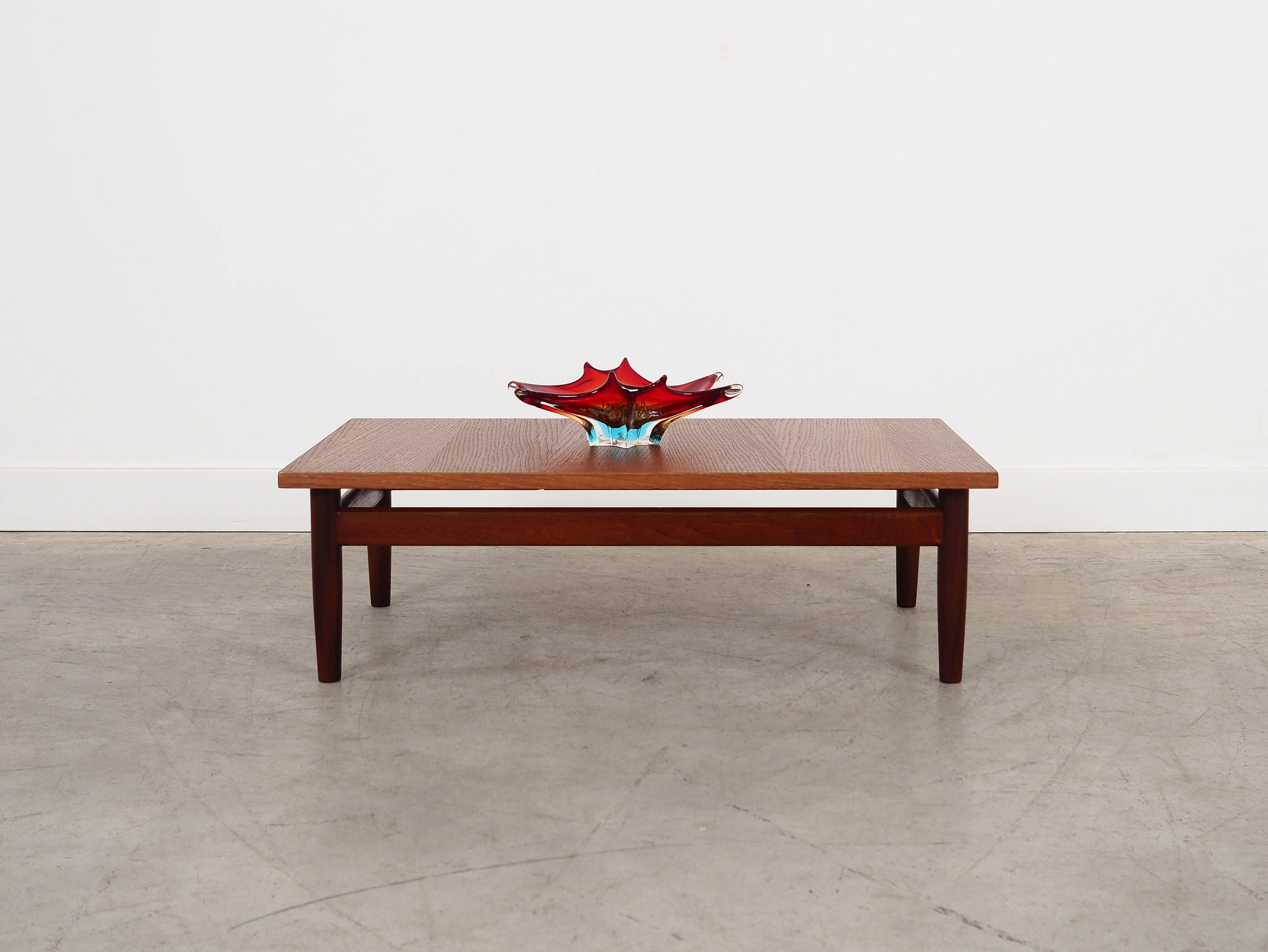 Couchtisch aus Eiche Optik 1970er Jahre 