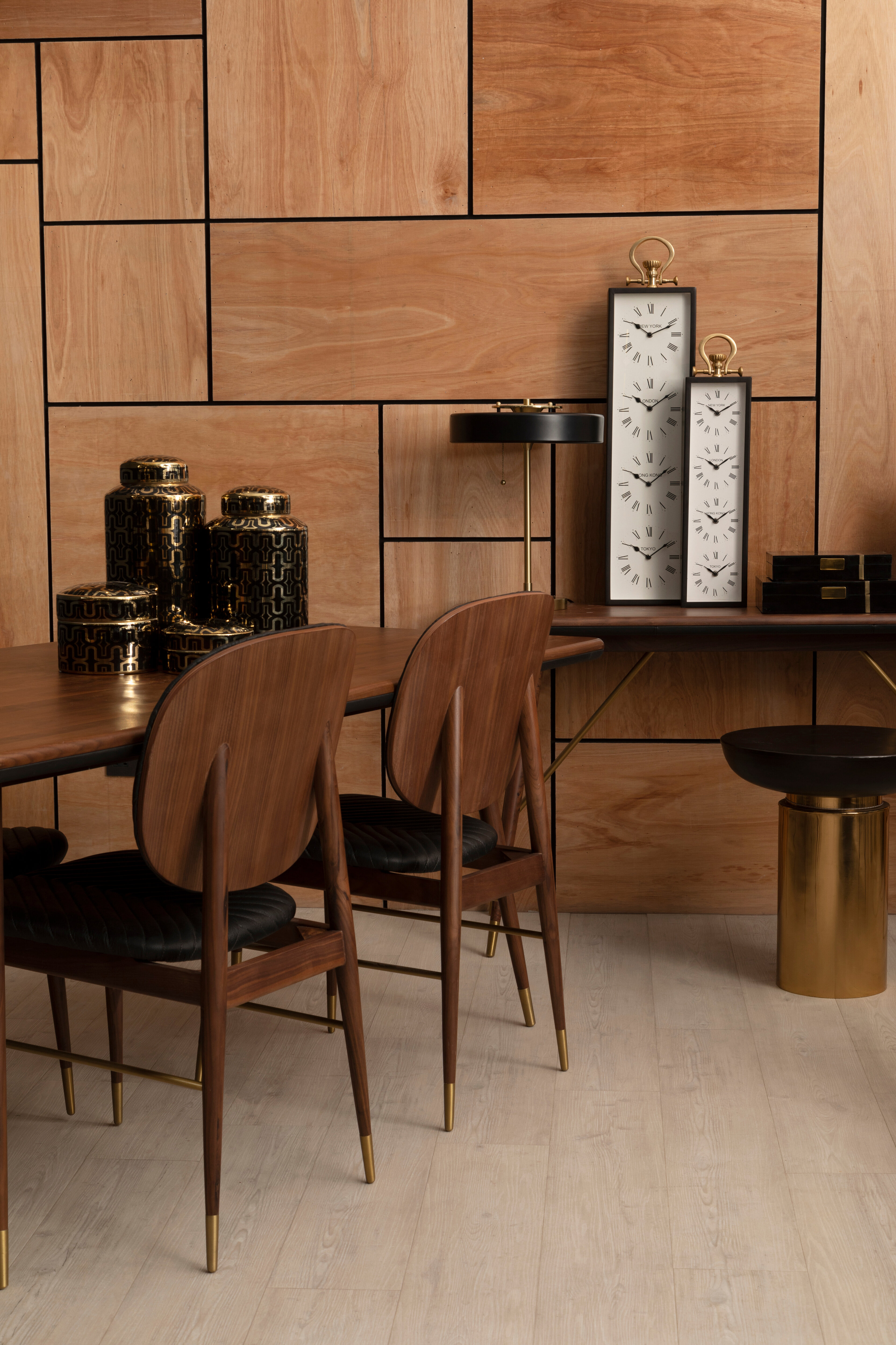 Kensington Townhouse Schwarz-Goldener Beistelltisch
