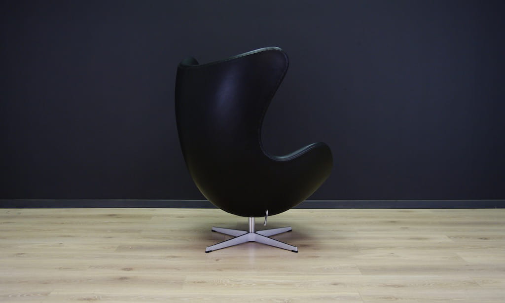 Egg Chair Arne Jacobsen Leather Black