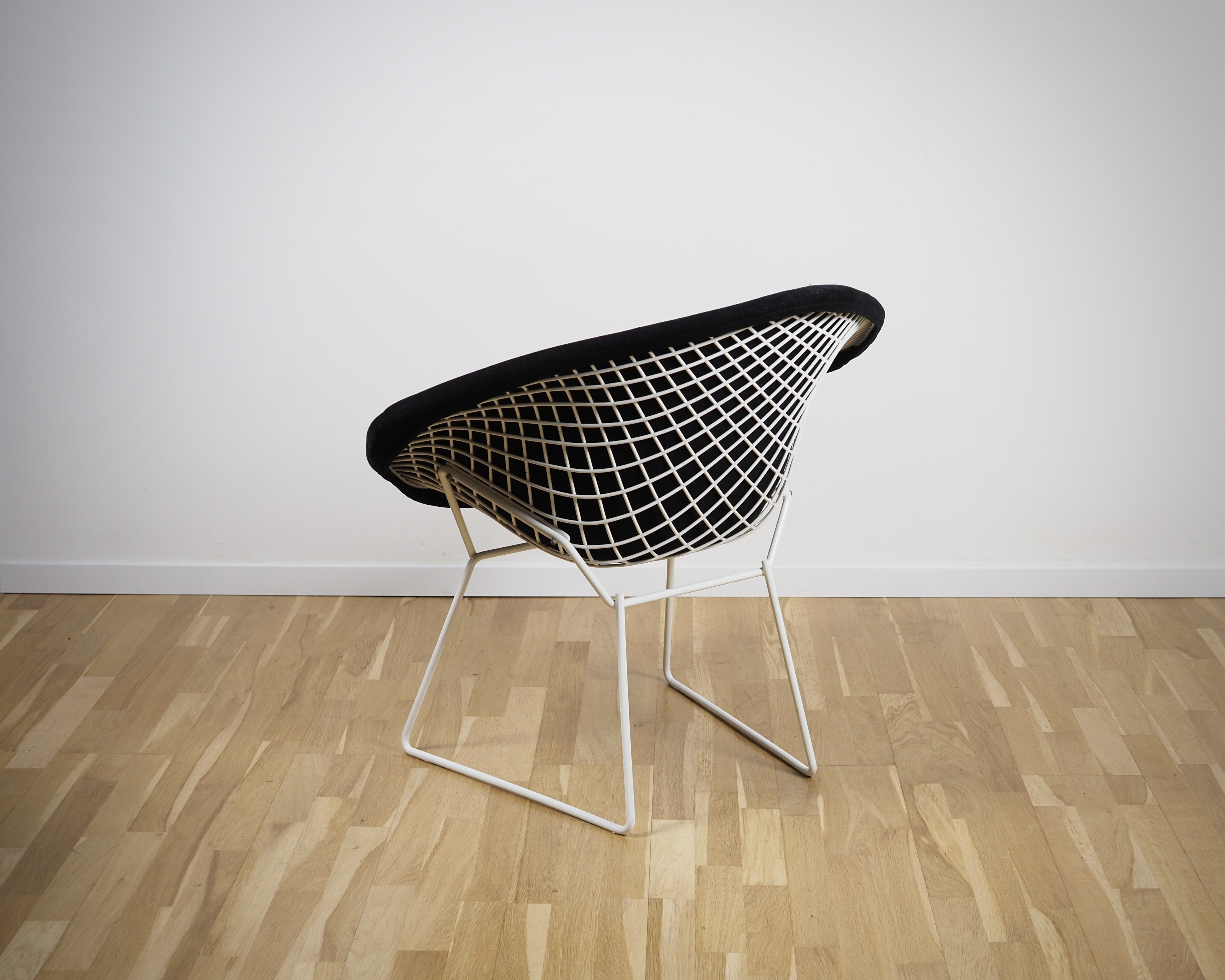 Bertoia Diamond Chair Stahl in Vollpolster