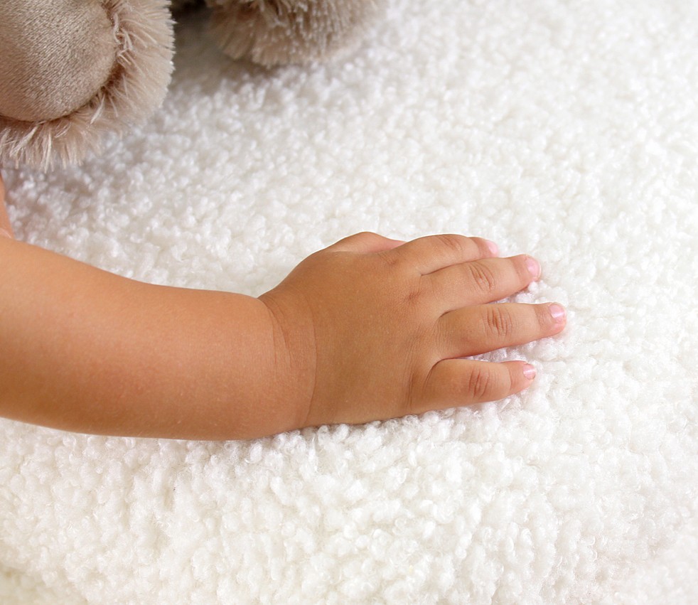 Moouv 3330 Pouf Kunstfell Weiß