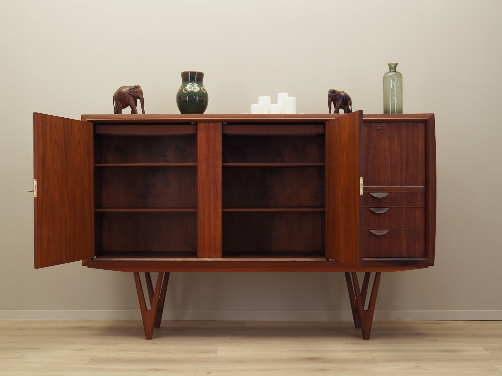 Vintage Highboard Teakholz Braun 1960er Jahre