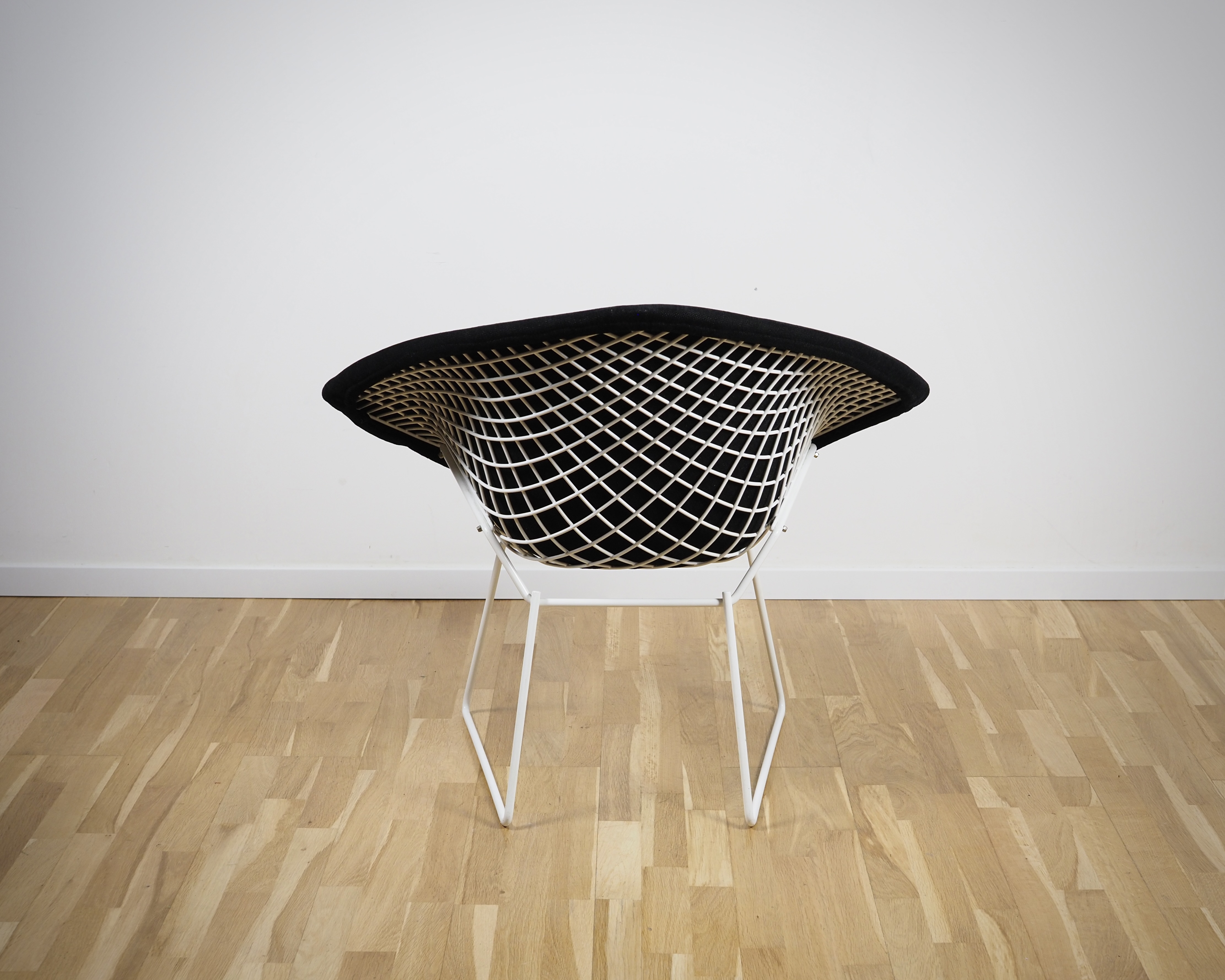 Bertoia Diamond Chair Stahl in Vollpolster