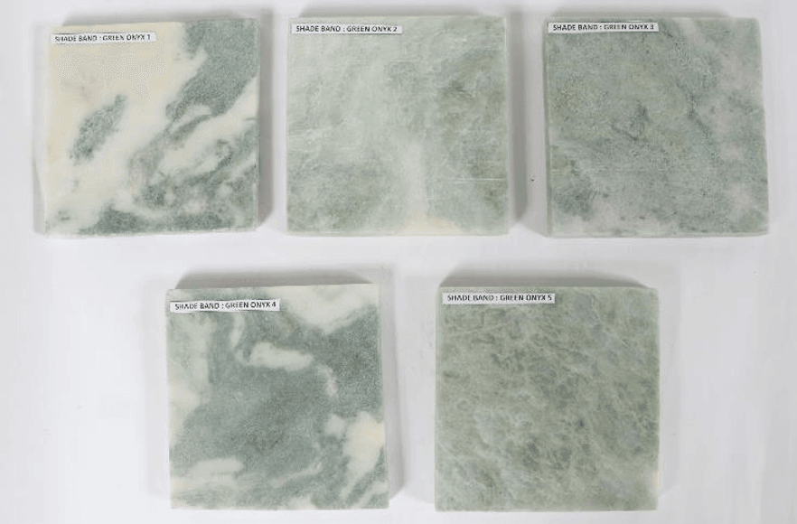 Suvi Tischlampe Onyx-Marmor Grün