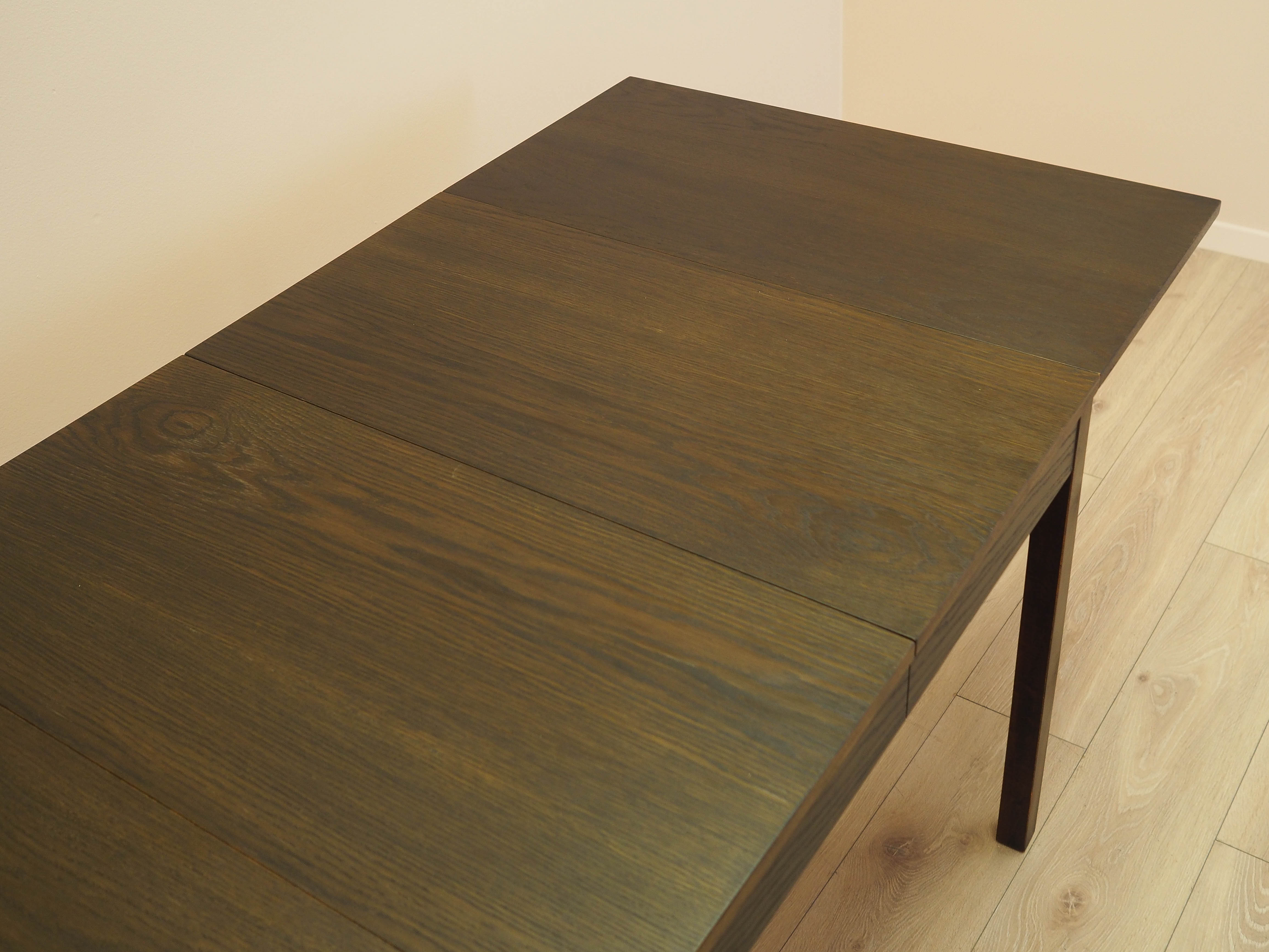 Extendable oak table 253.5x86 cm
