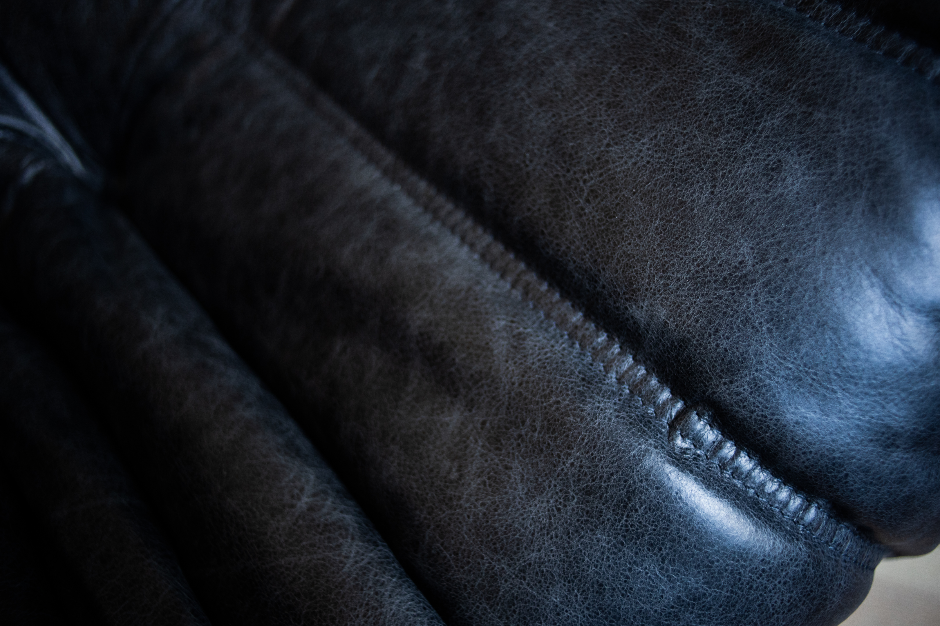 Togo Sofa 3-seater Pull-Up Leather Black