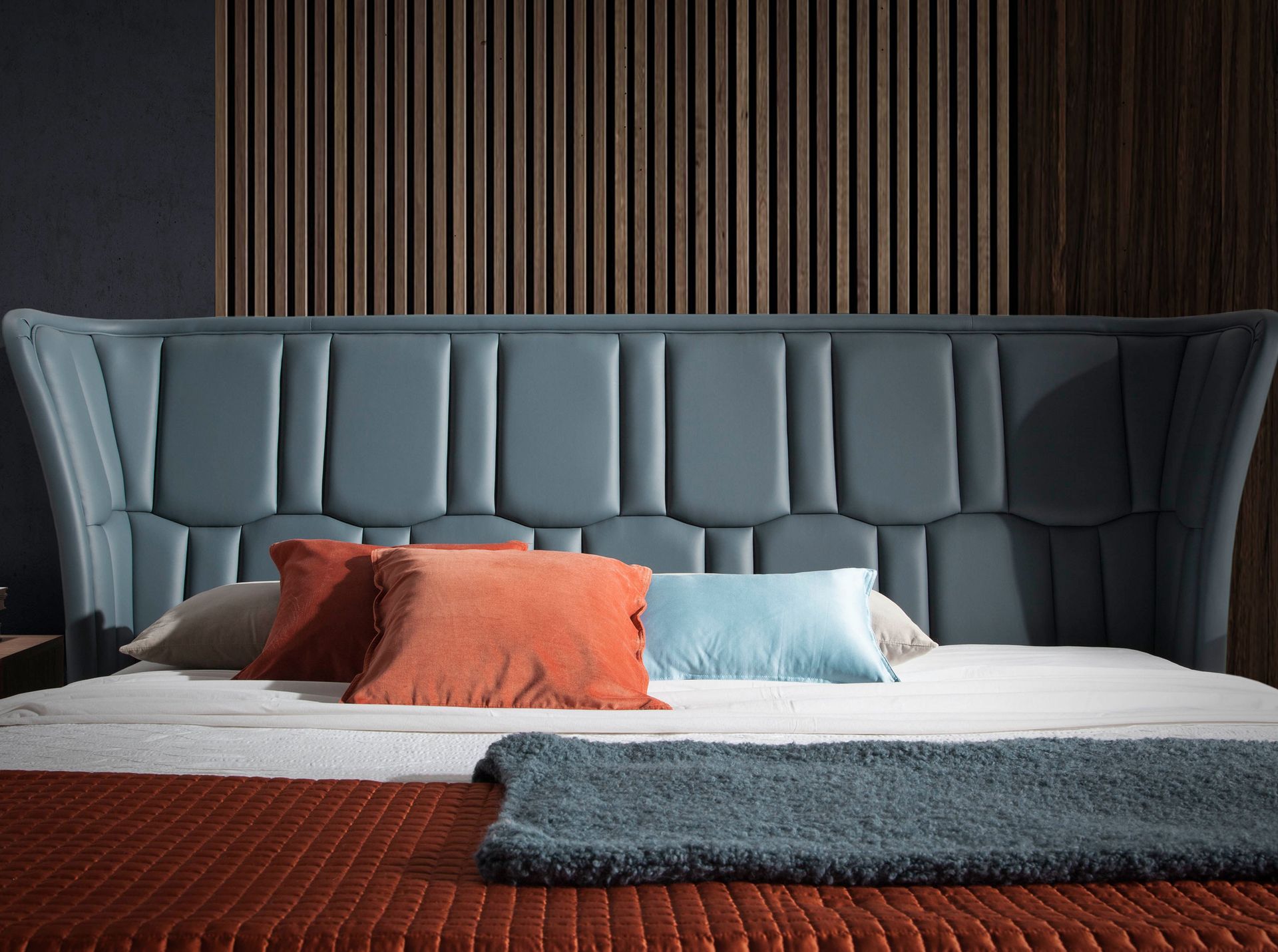 7067 Doppelbett Leder Grau