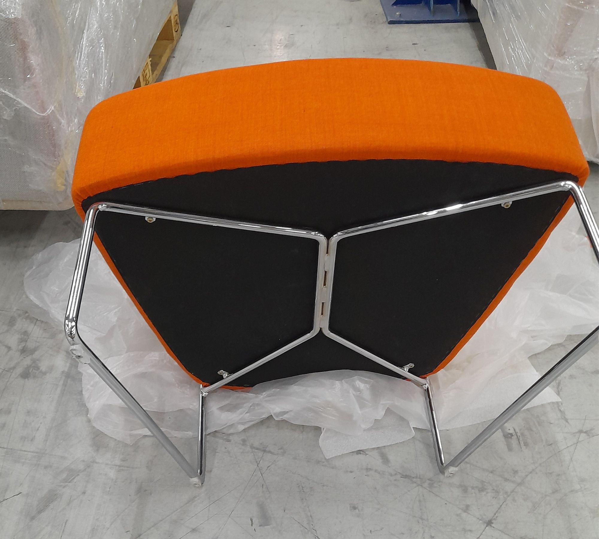 Tauro BU1934 Polstersessel Stahl Stoff Orange