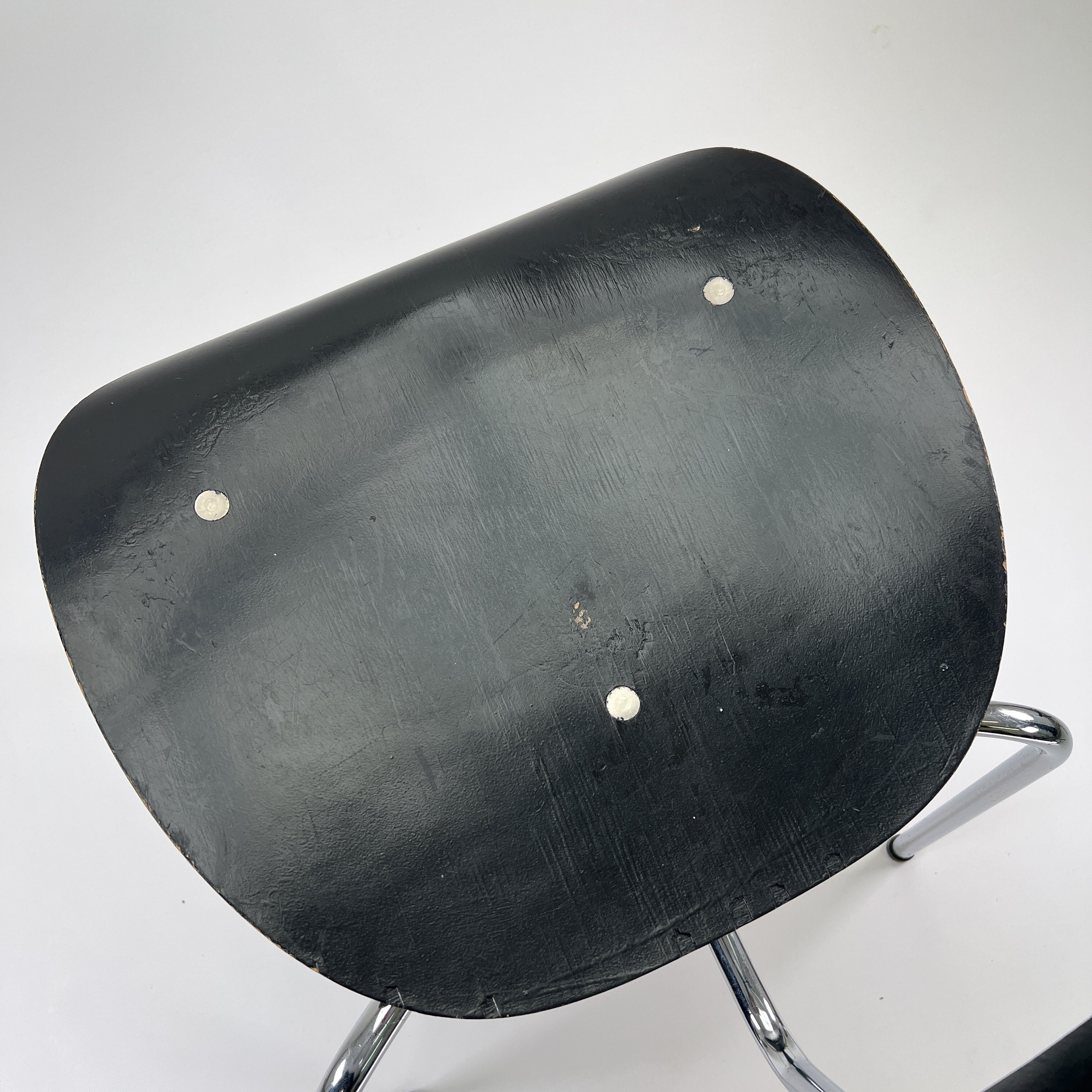 SE68 Stuhl Holz Chrom Schwarz